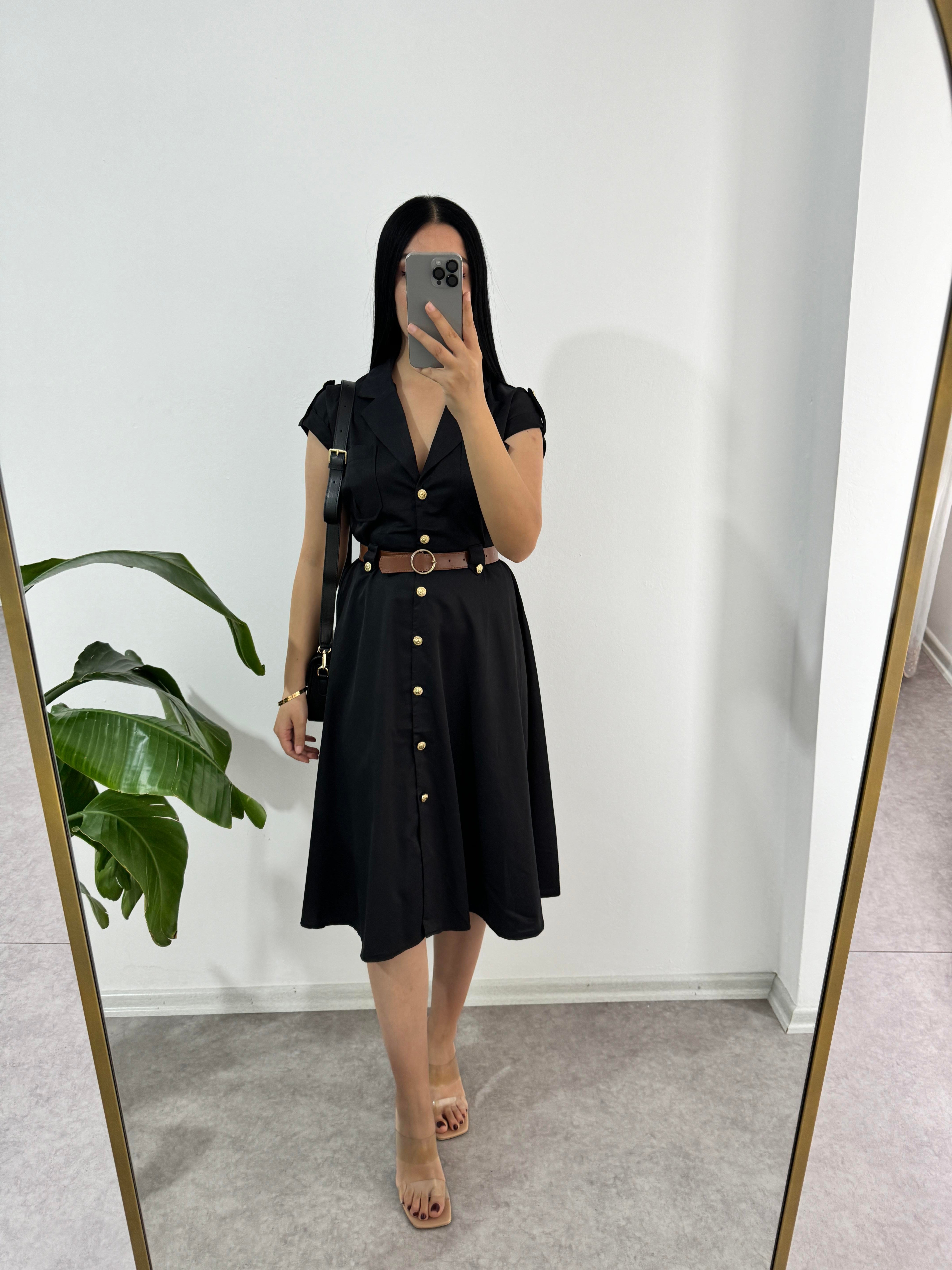 Siyah Düğmeli Elbise