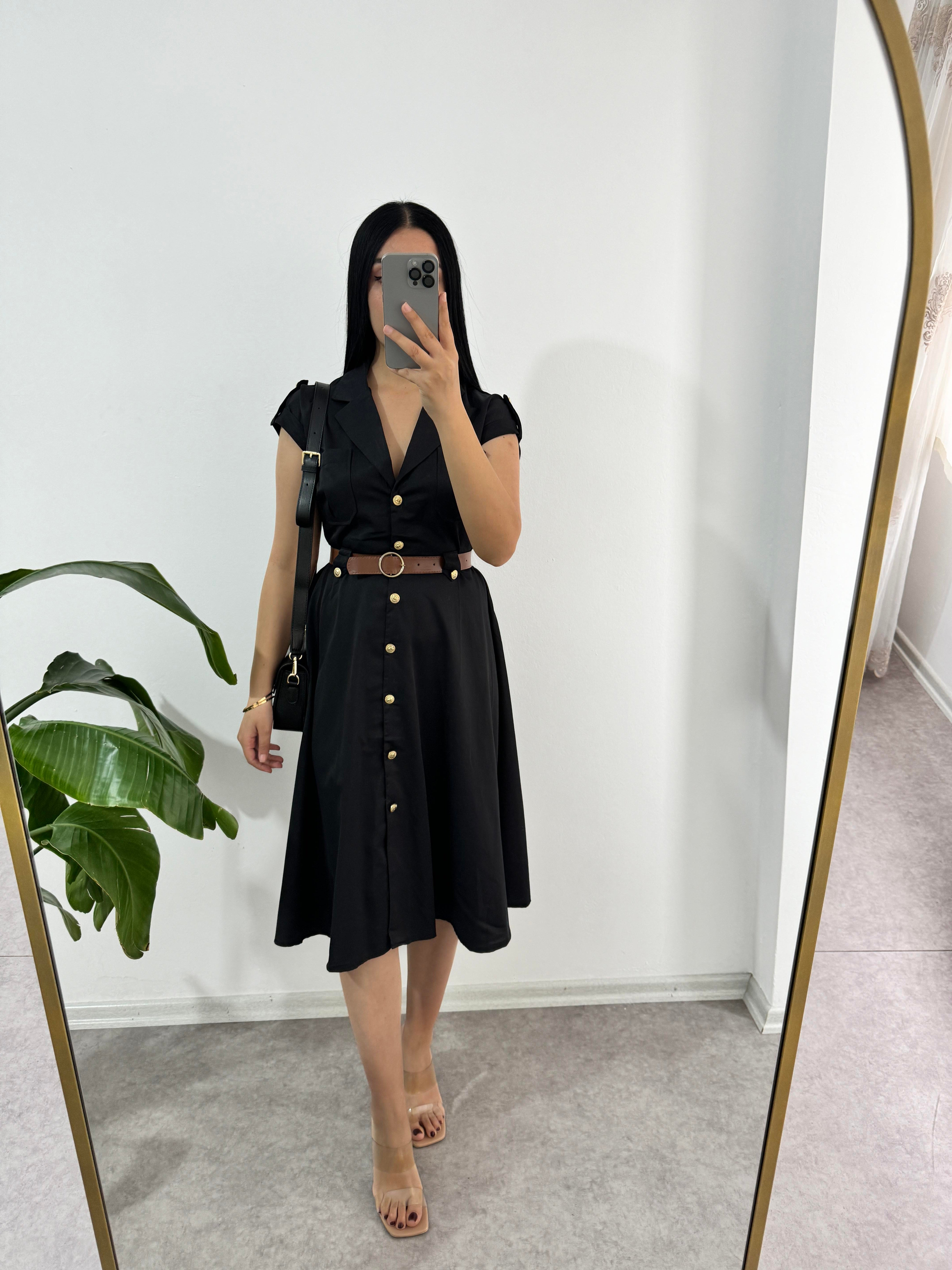 Siyah Düğmeli Elbise