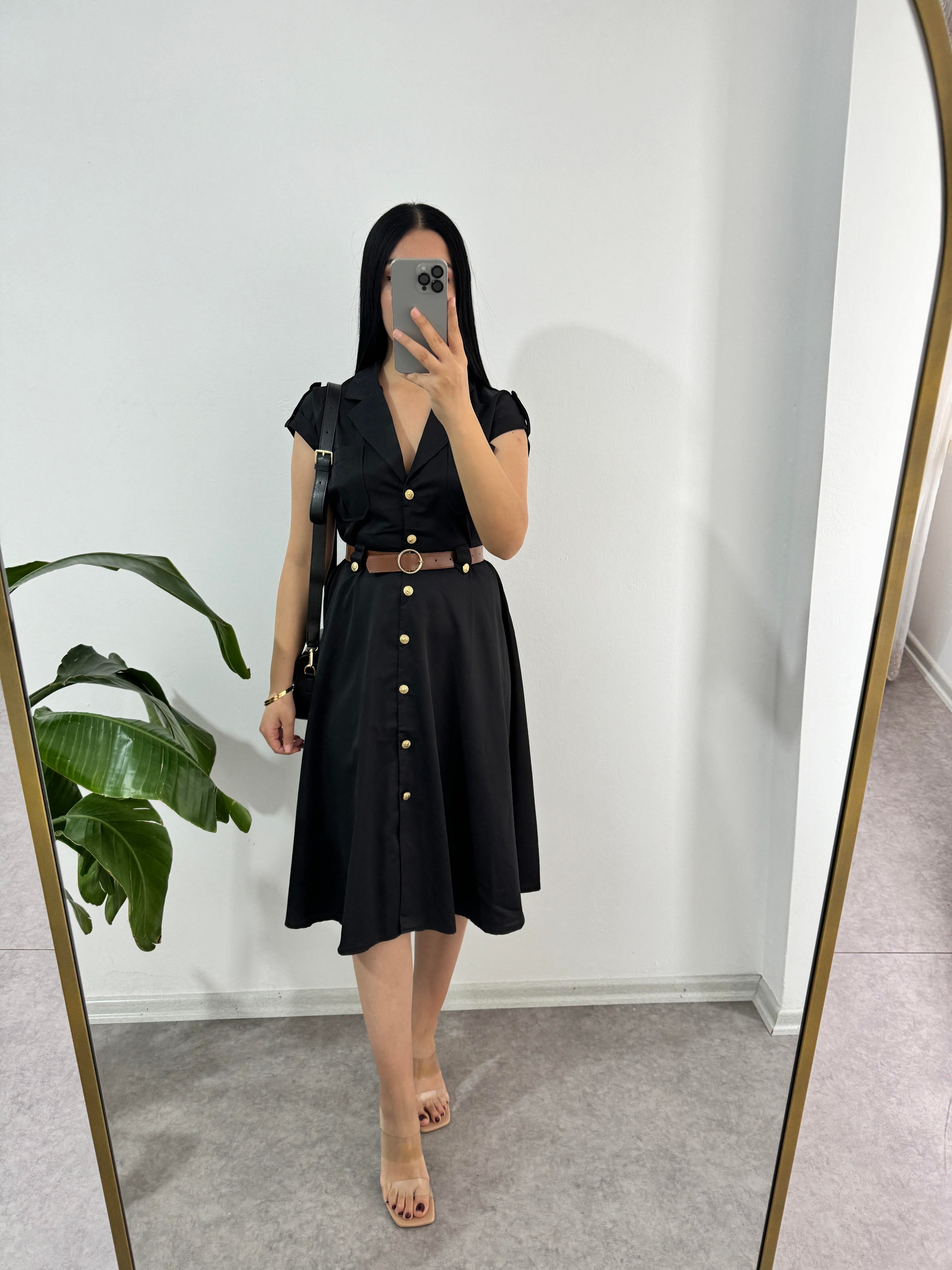 Siyah Düğmeli Elbise