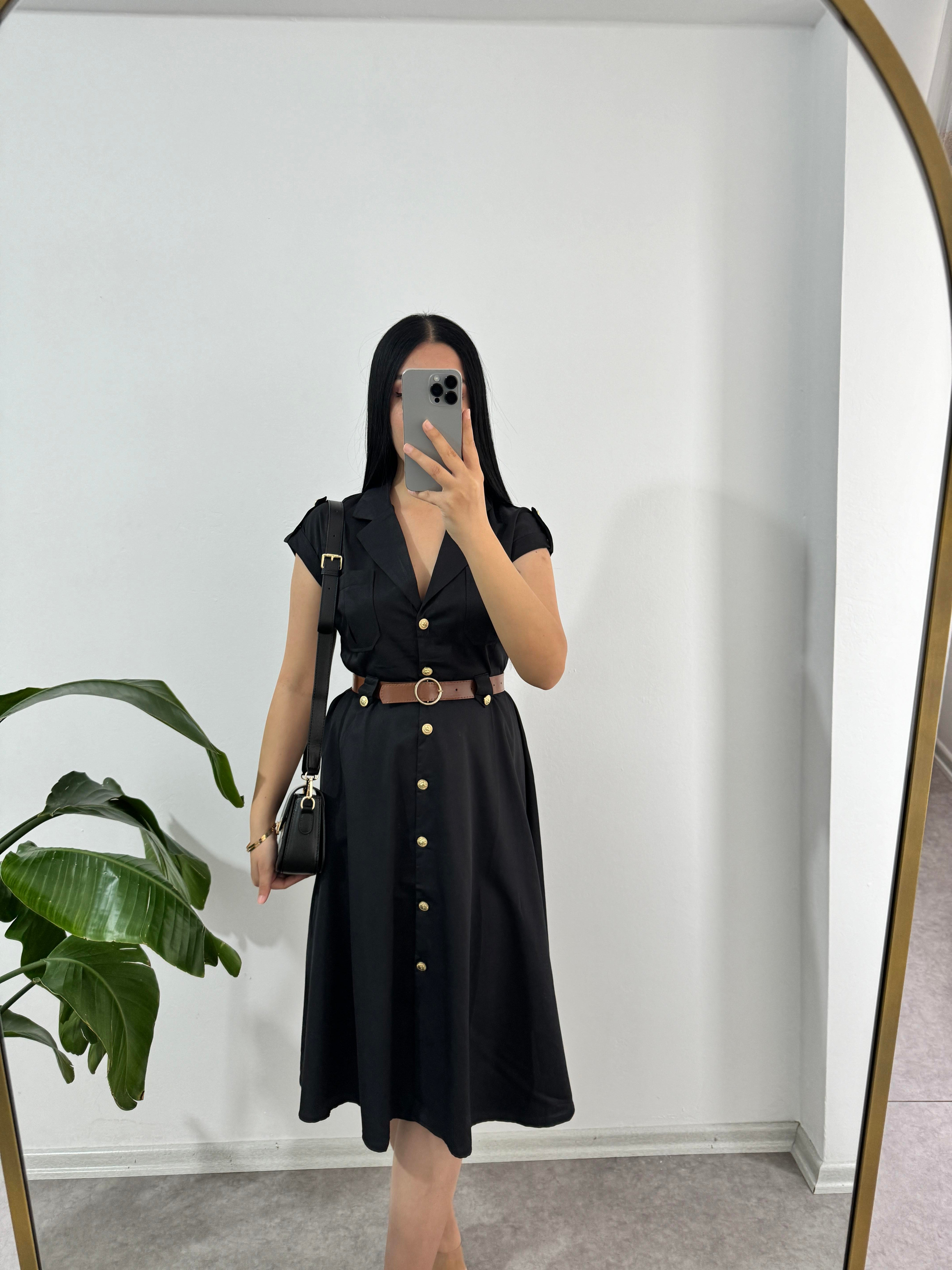 Siyah Düğmeli Elbise