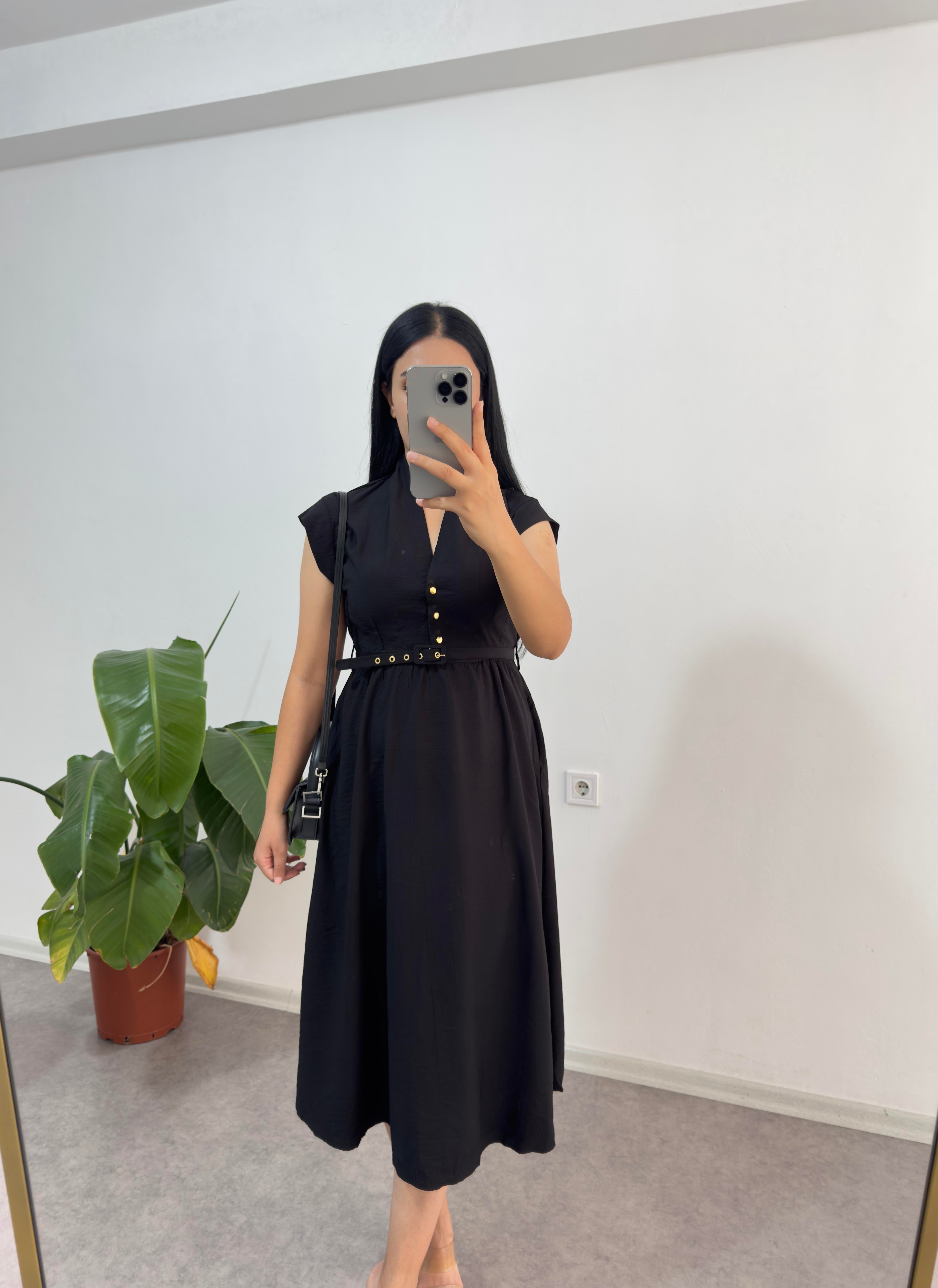 Siyah Hakim Yaka Elbise