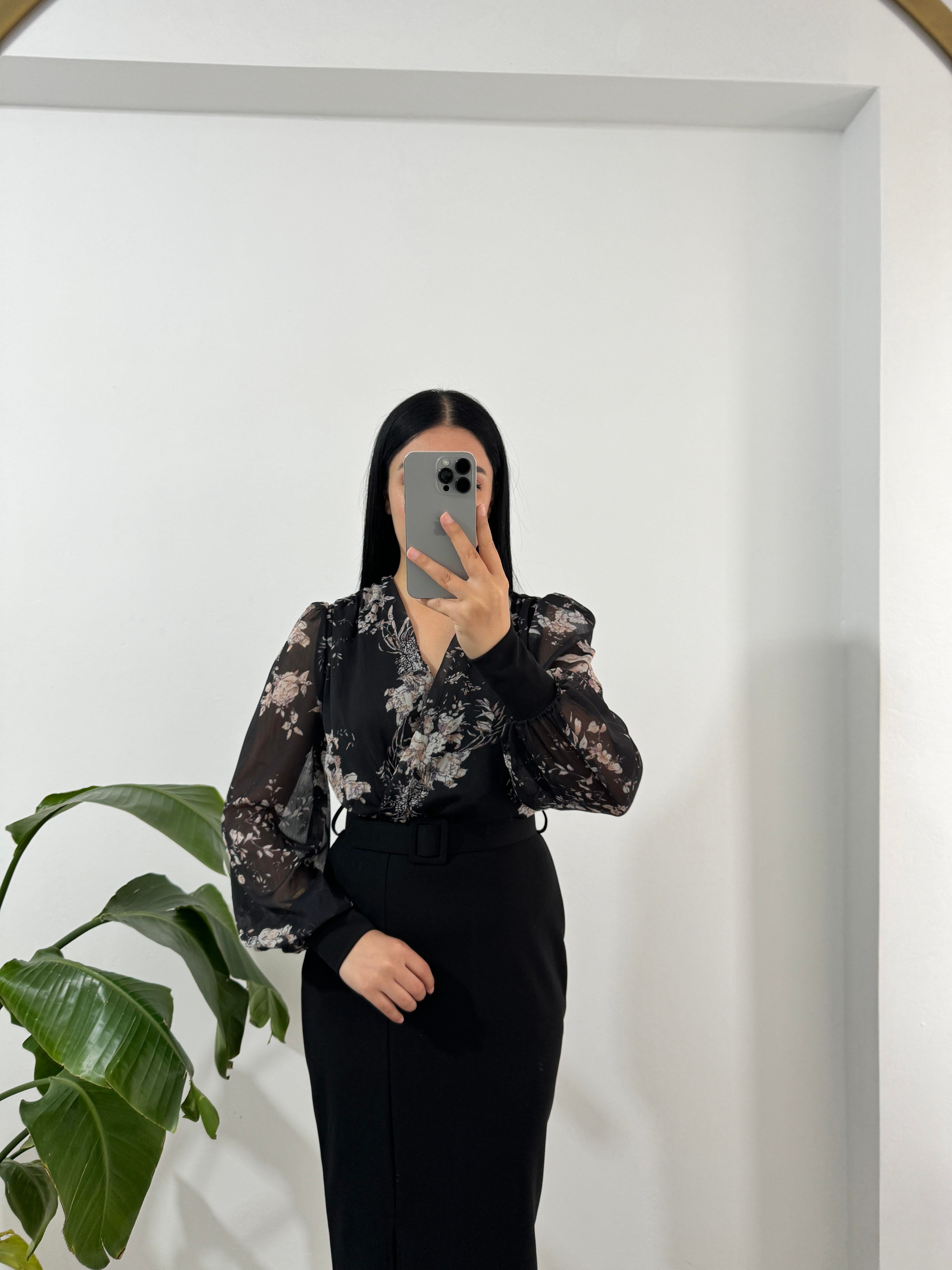 Siyah Krep Kumaş Elbise 