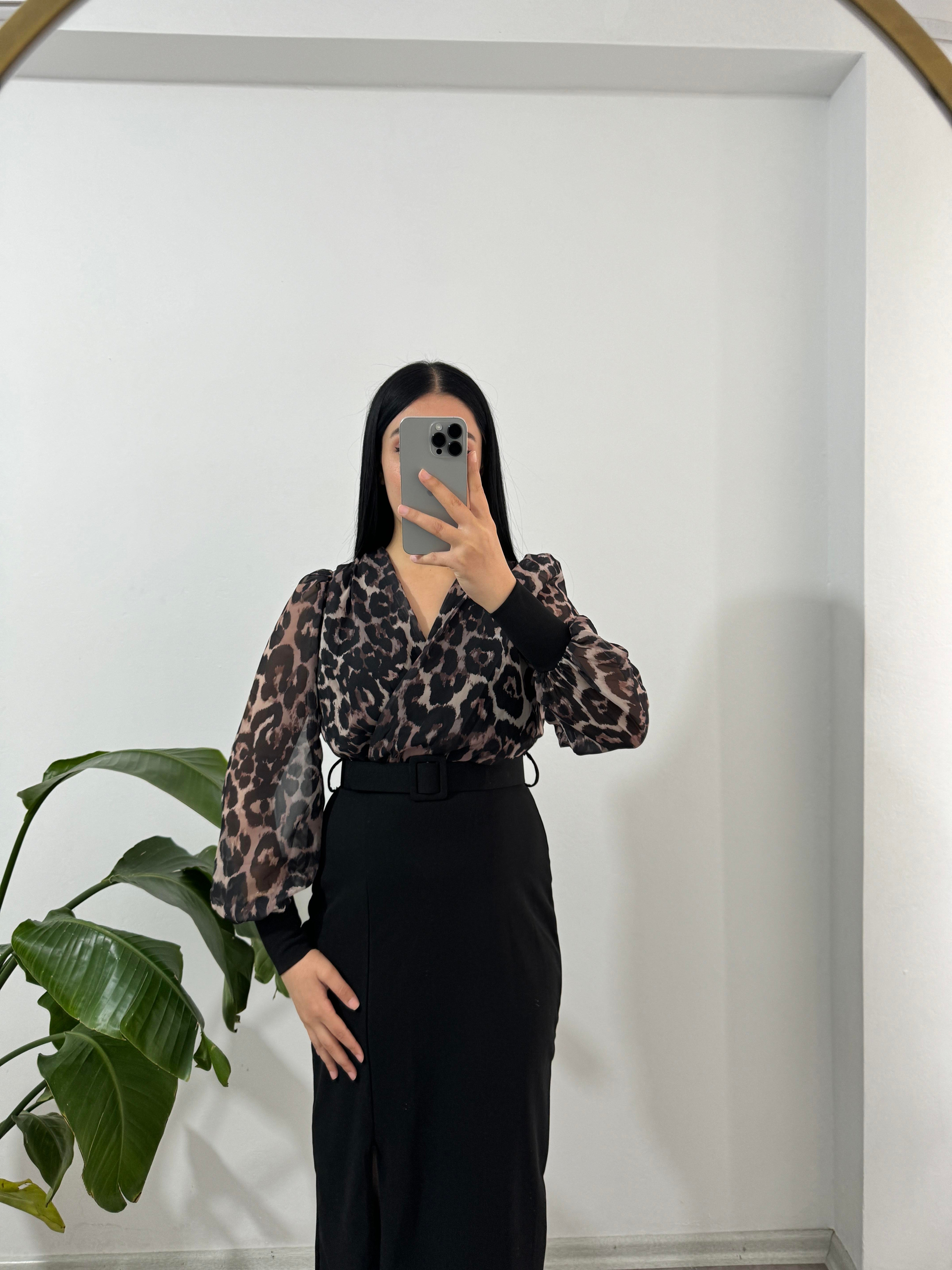 Siyah Krep Kumaş Elbise 