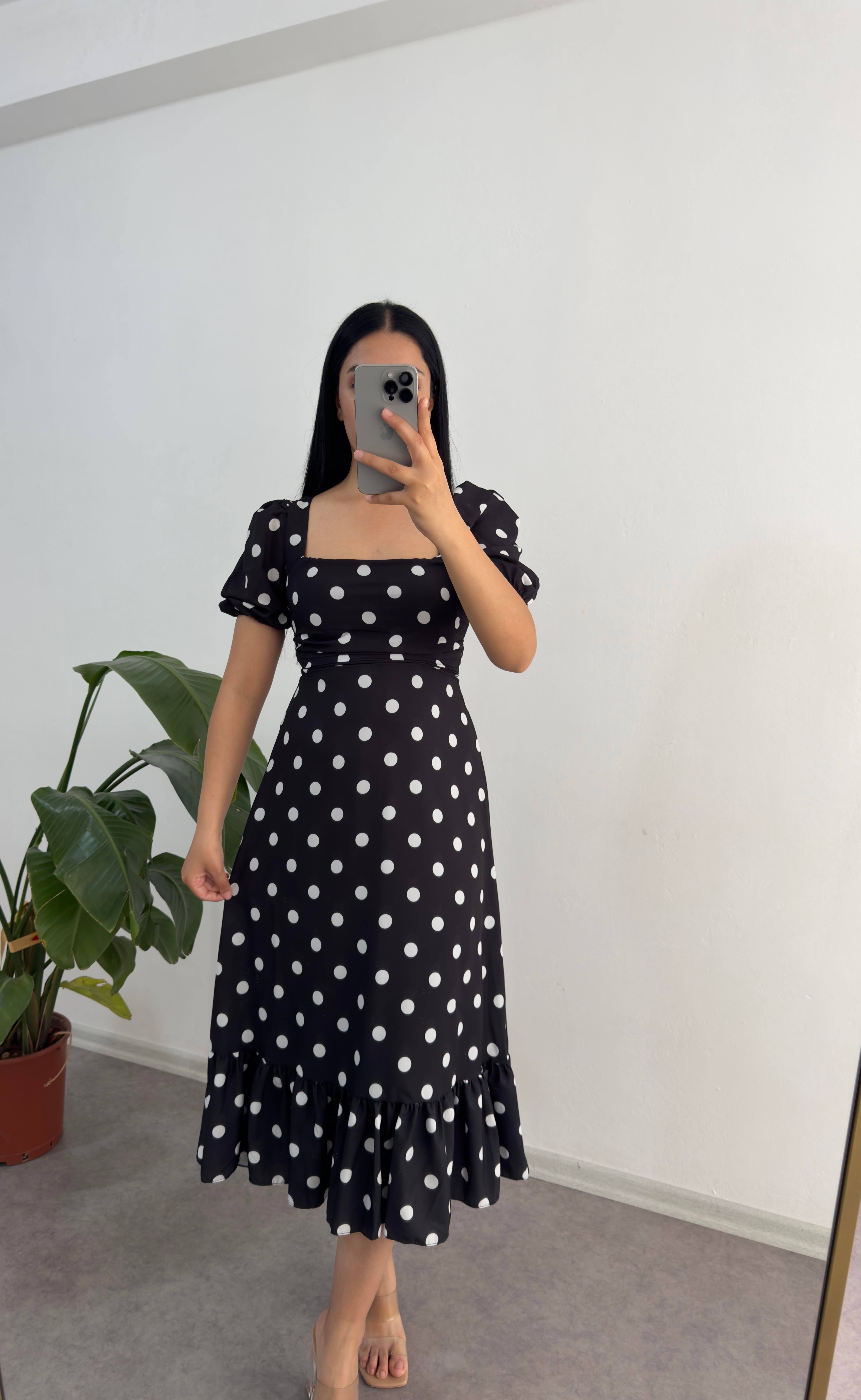 Siyah Puantiyeli Elbise