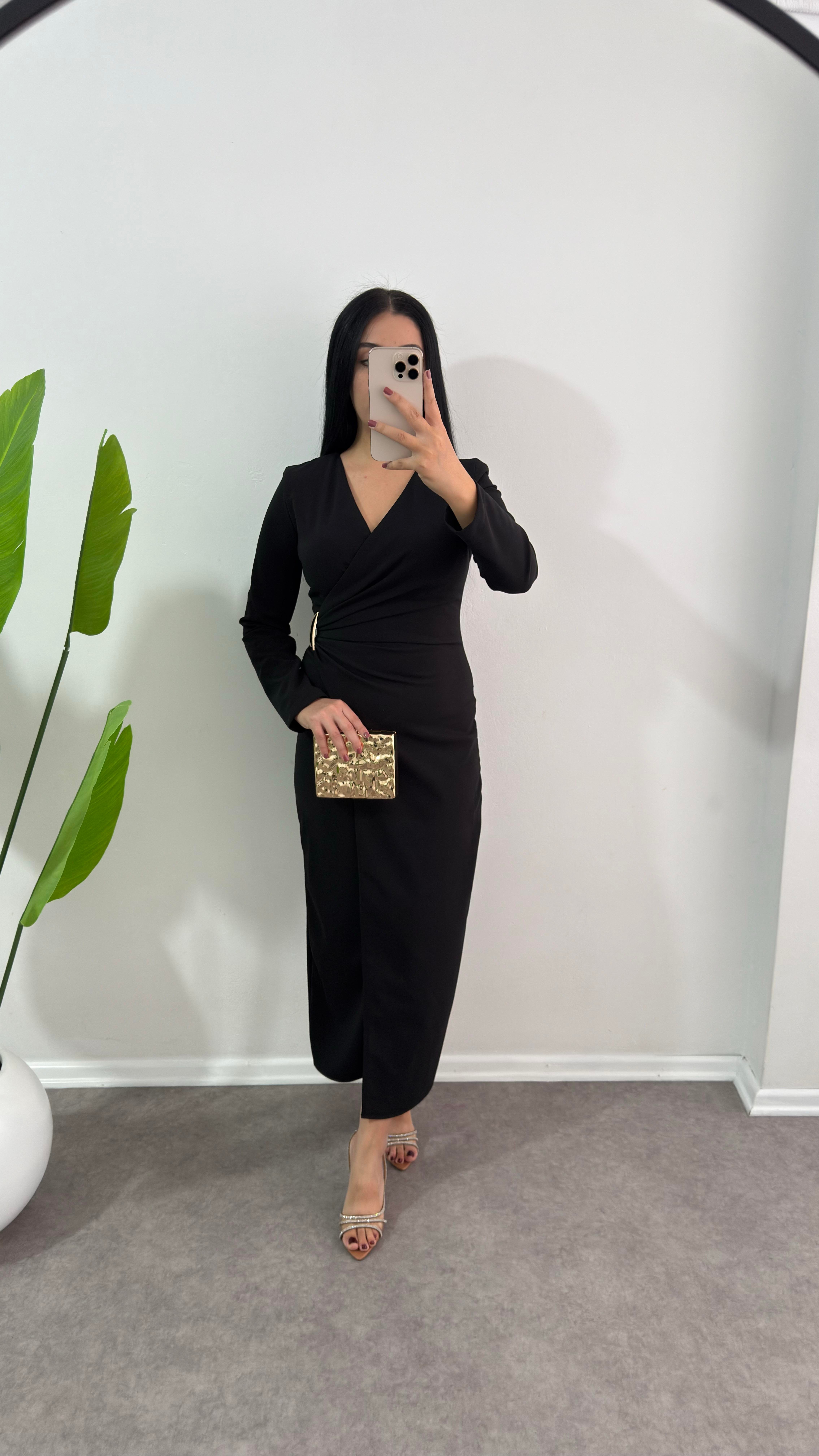 Siyah Şely Broşlu Elbise