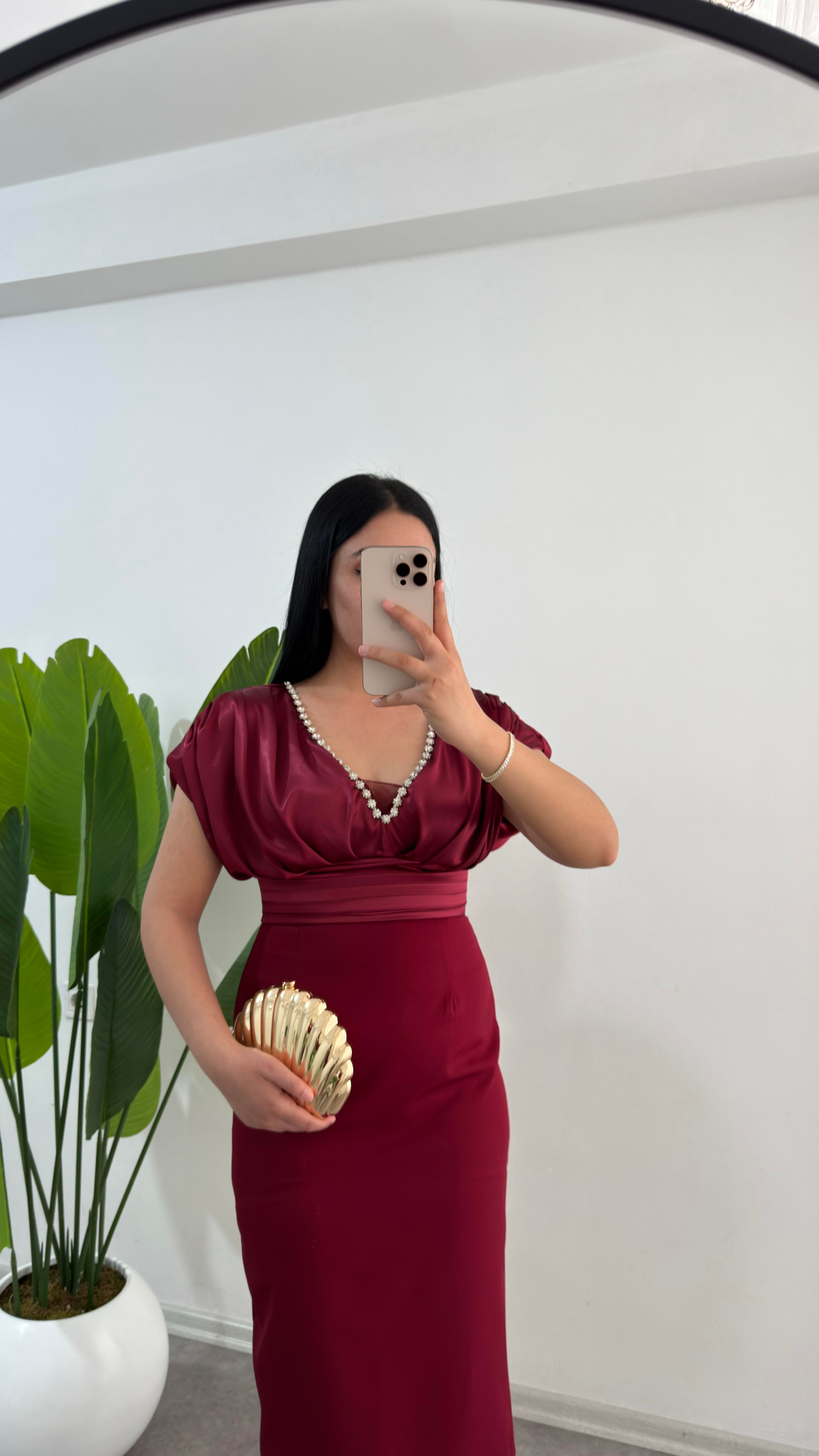 Taşlı Deva Kırmızı Elbise