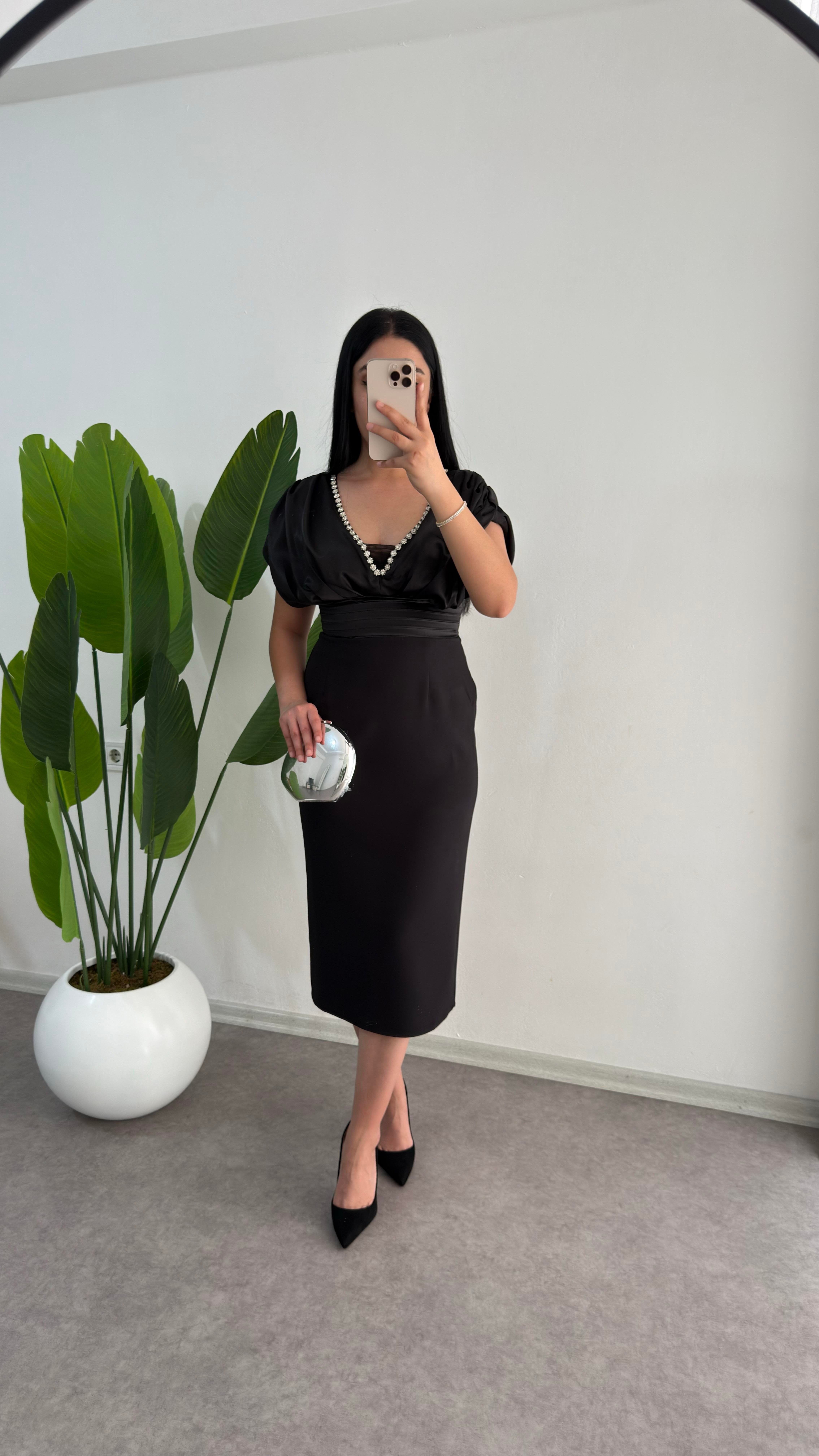 Taşlı Deva Siyah Elbise