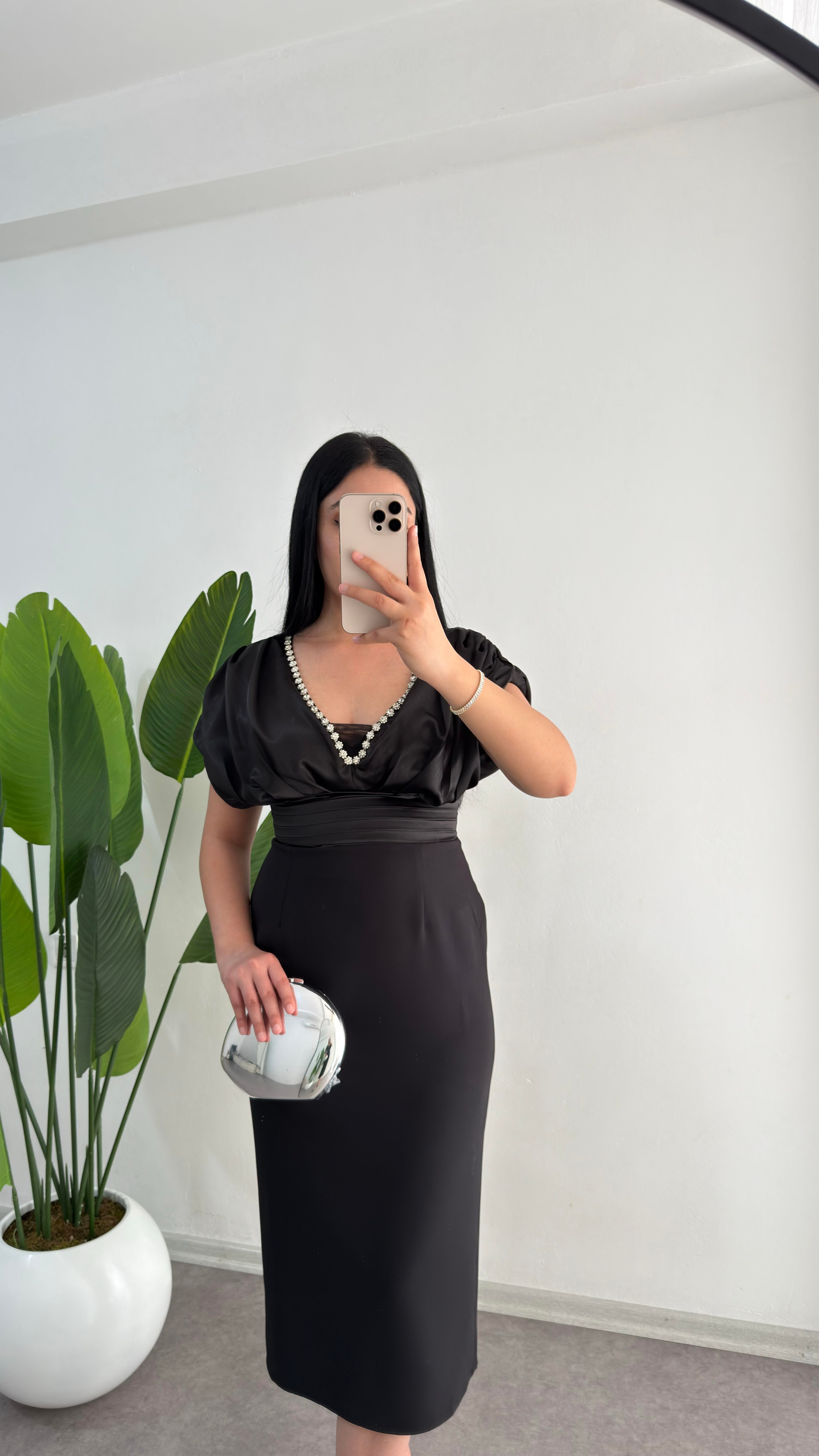 Taşlı Deva Siyah Elbise