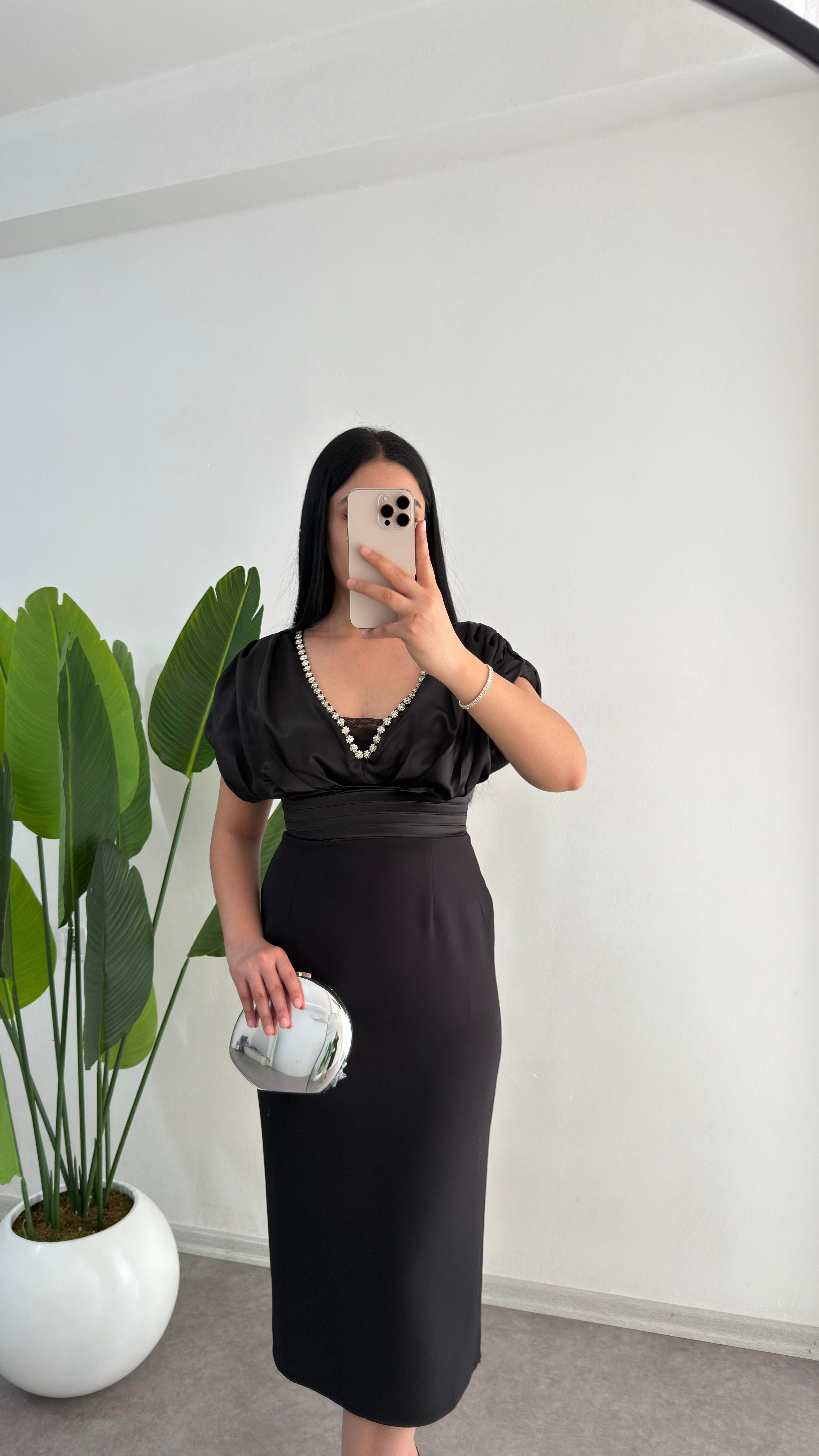 Taşlı Deva Siyah Elbise