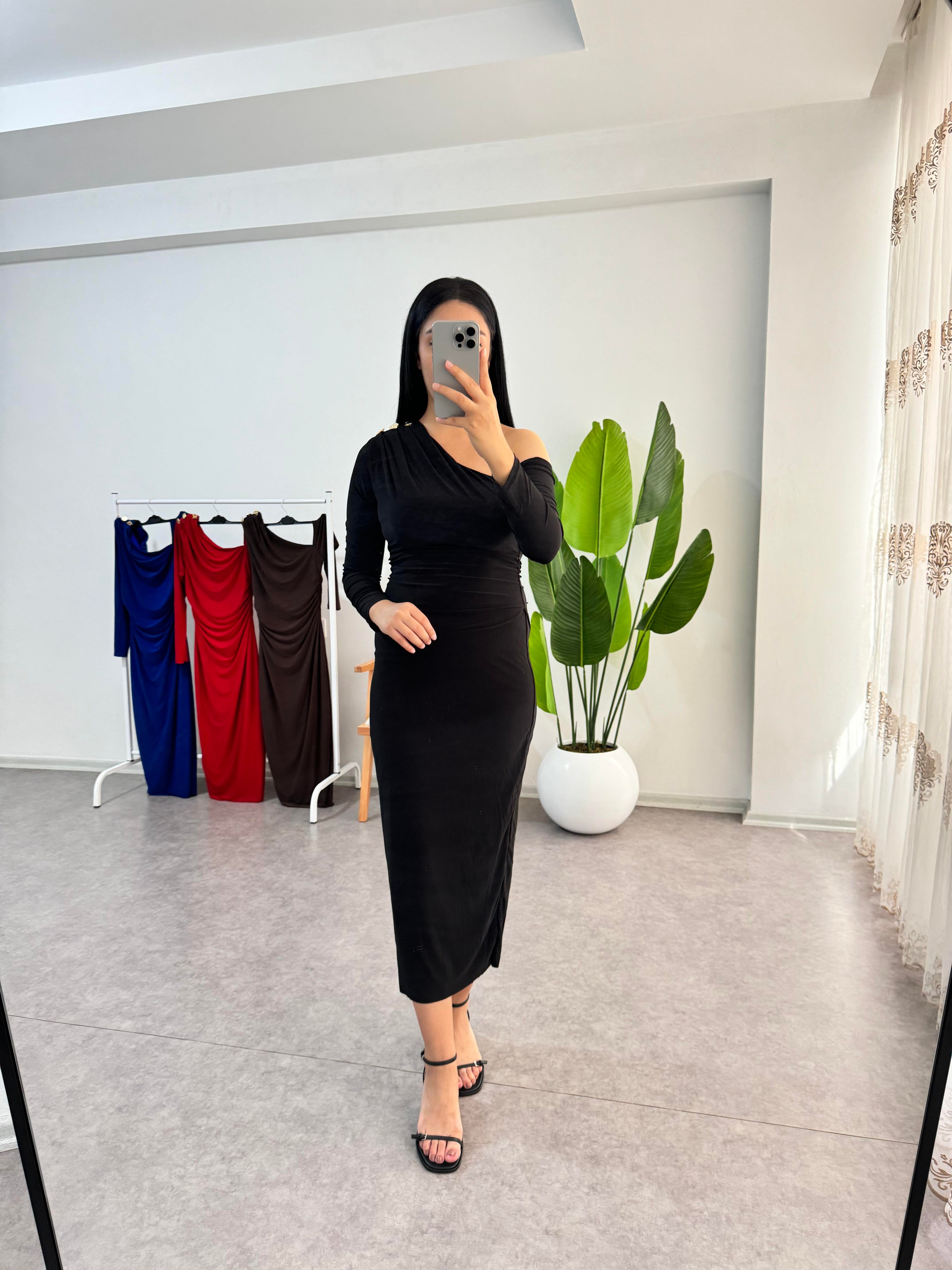 Tek Kol Siyah Elbise