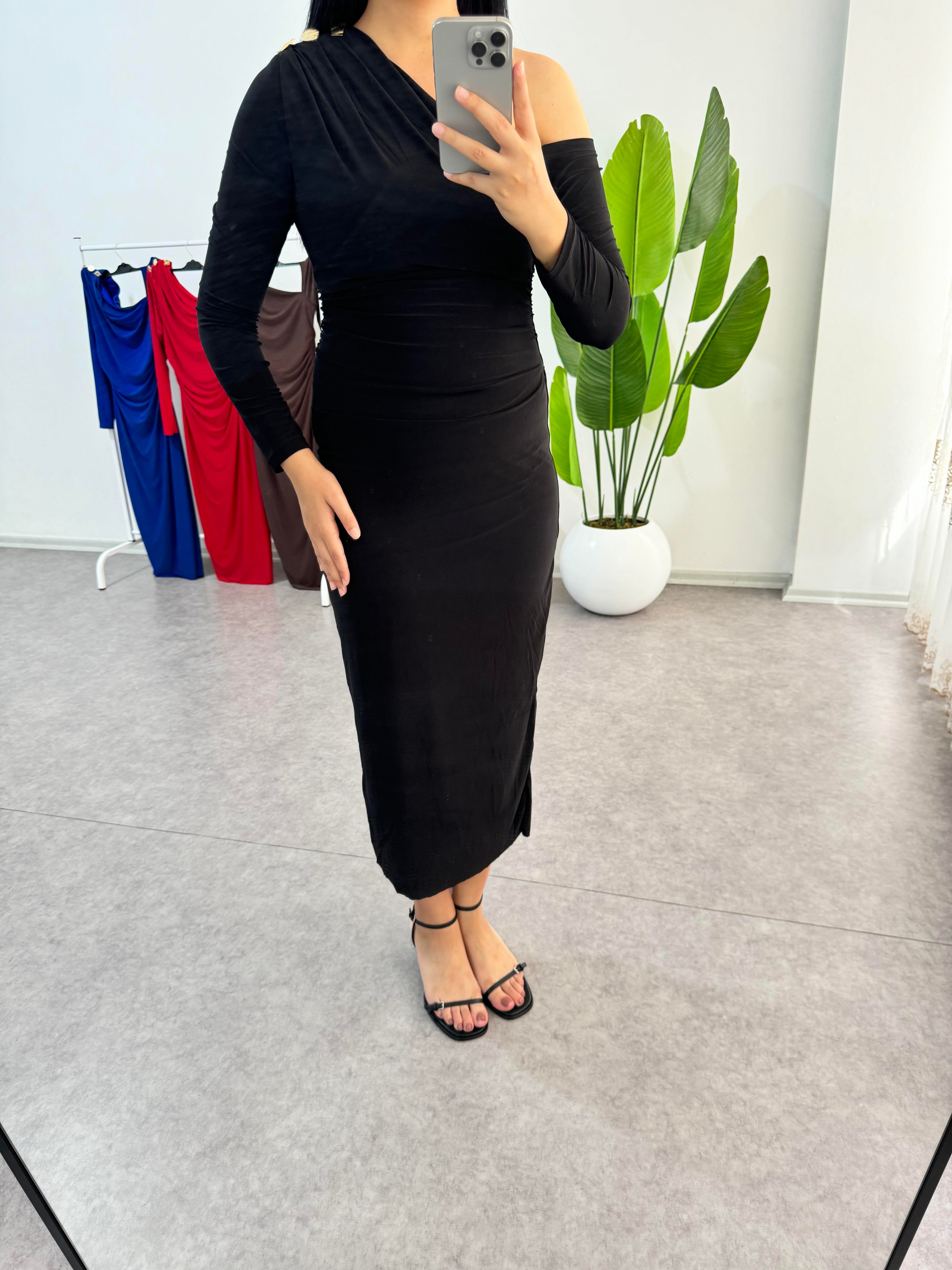 Tek Kol Siyah Elbise