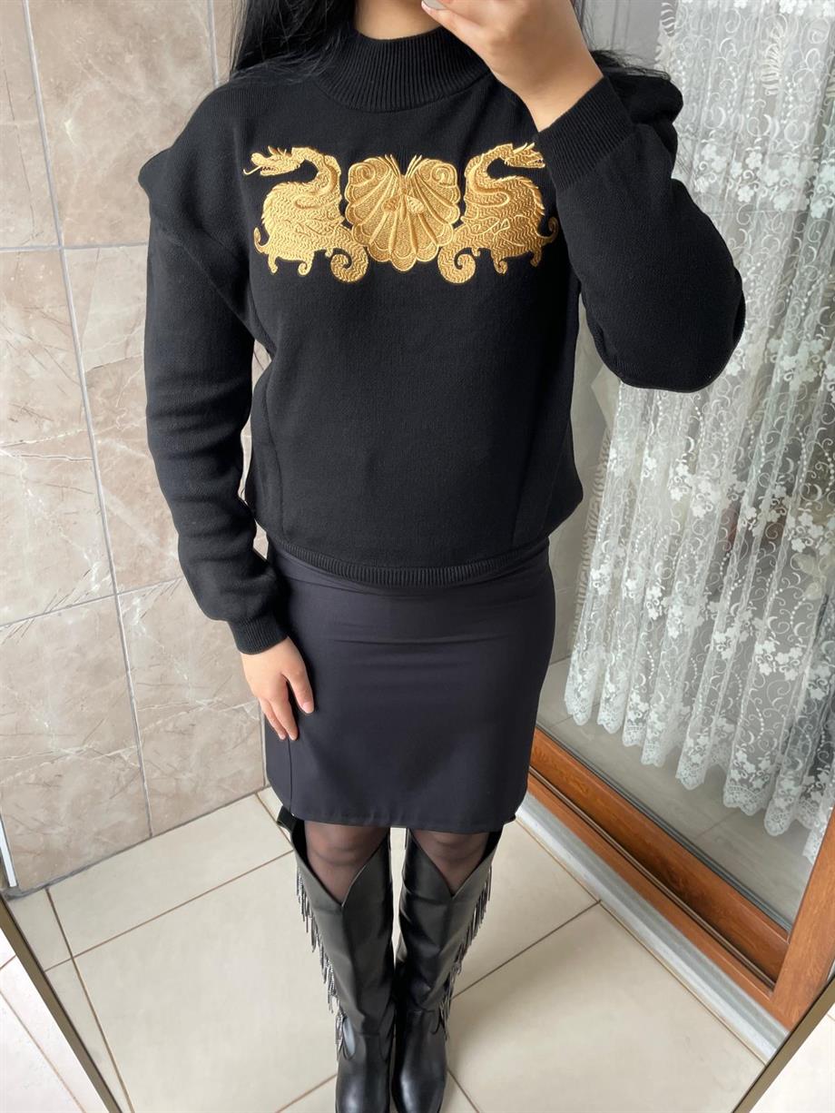 TRİKO NAKIŞLI KAZAK