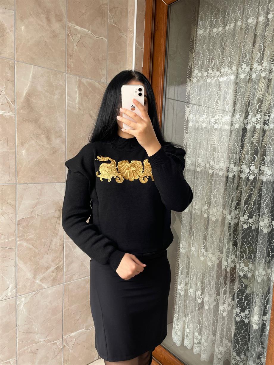 TRİKO NAKIŞLI KAZAK