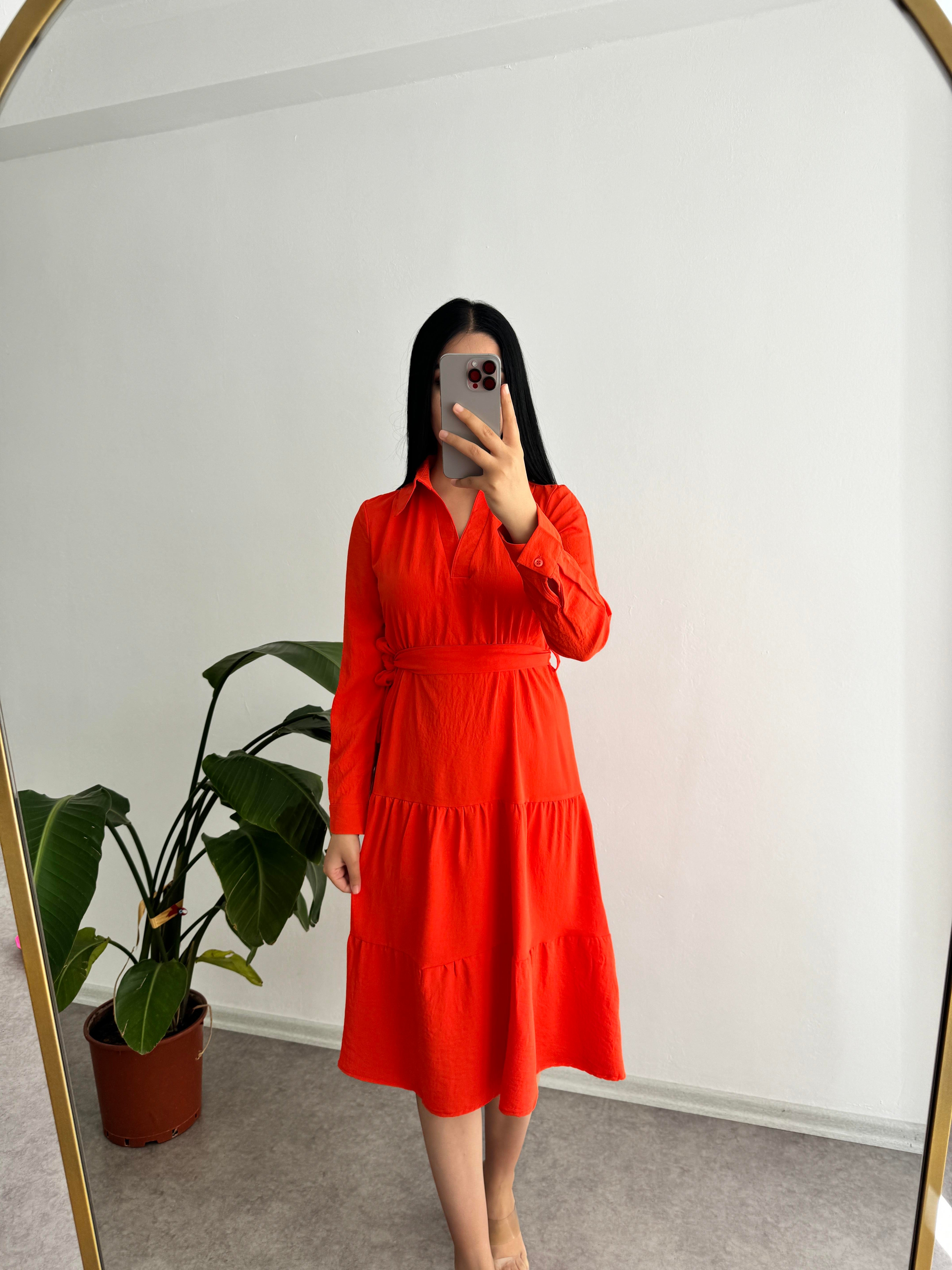 Uzun Kollu Turuncu Elbise