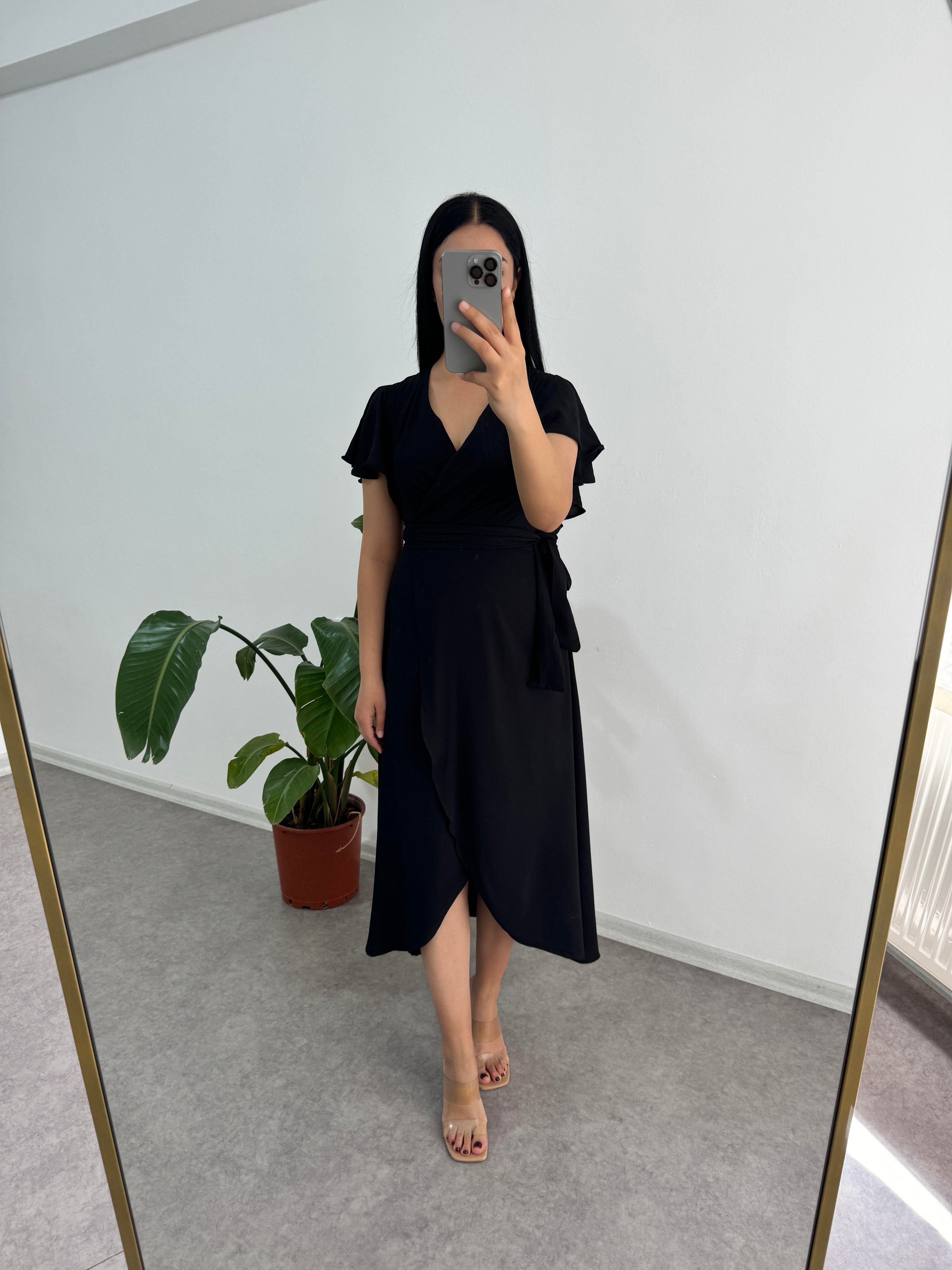 Volanlı Kol Siyah Elbise 