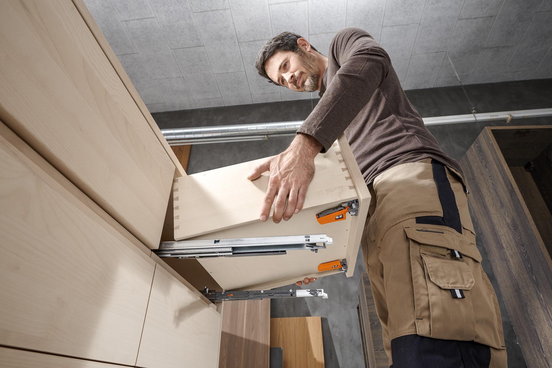 766h7000s Blum Movento Çift Açılım Frenli Ray 70 Cm