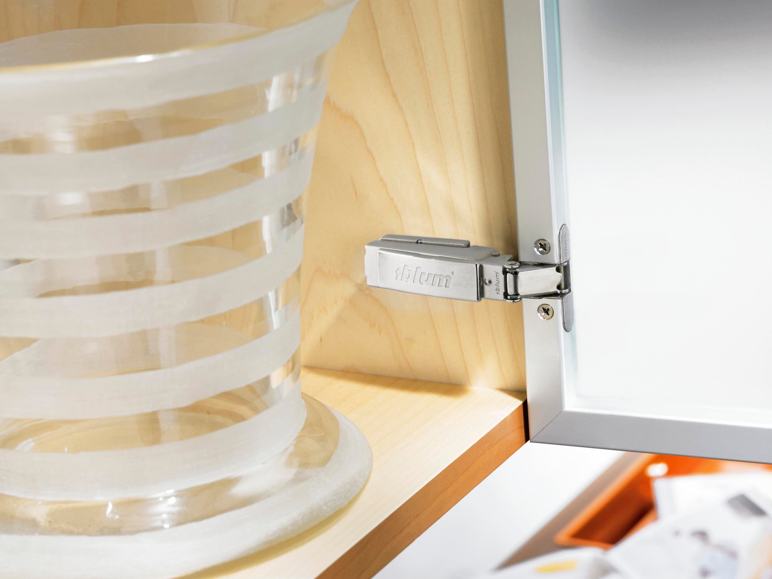 Blum Clip Top Düz Alüminyum Profil Kapak Menteşesi 71T950A + 173L6100