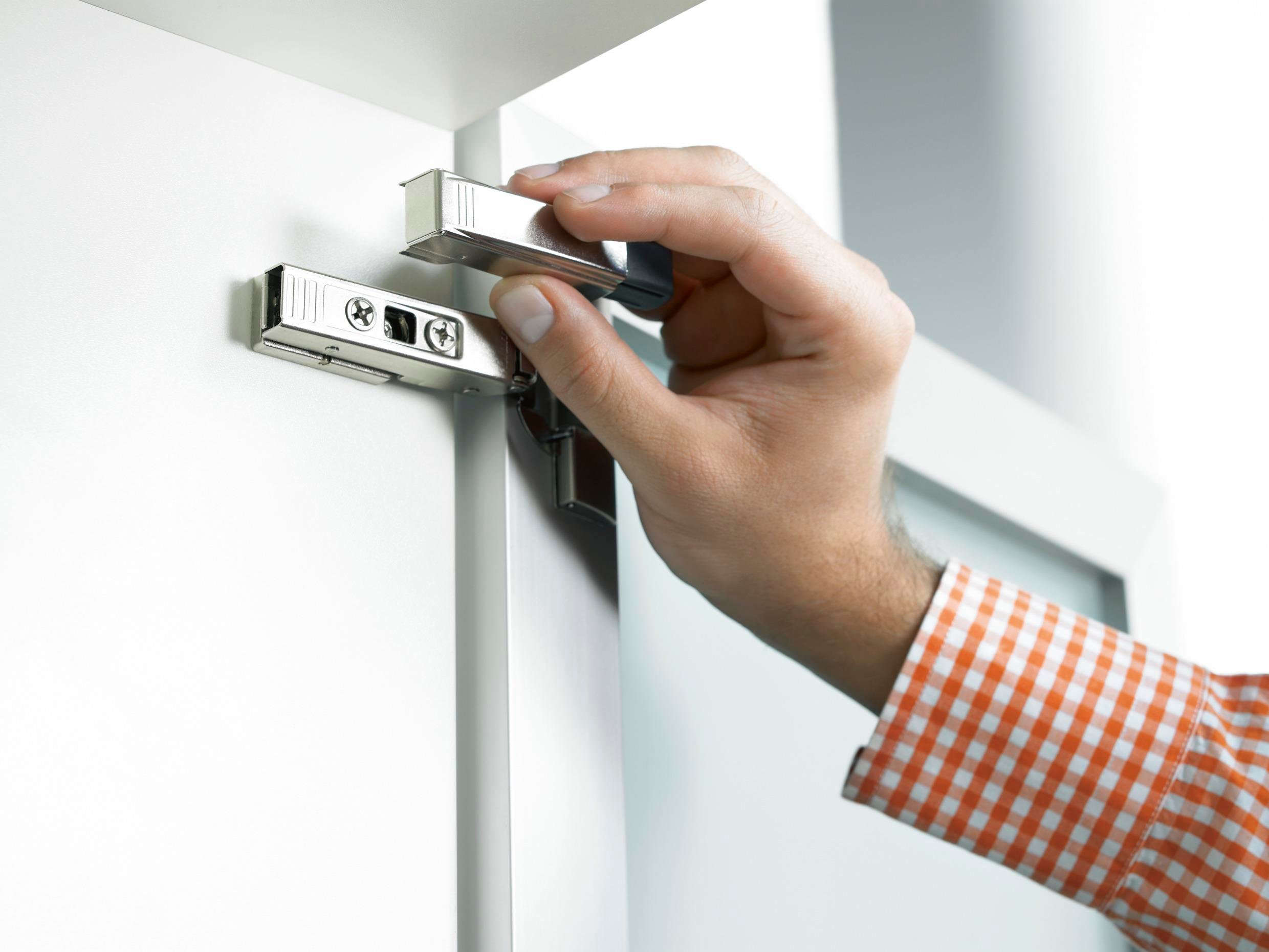 Blum Clip Top Düz Kalın Profil Kapak Menteşesi 71T9550 + 173L6100