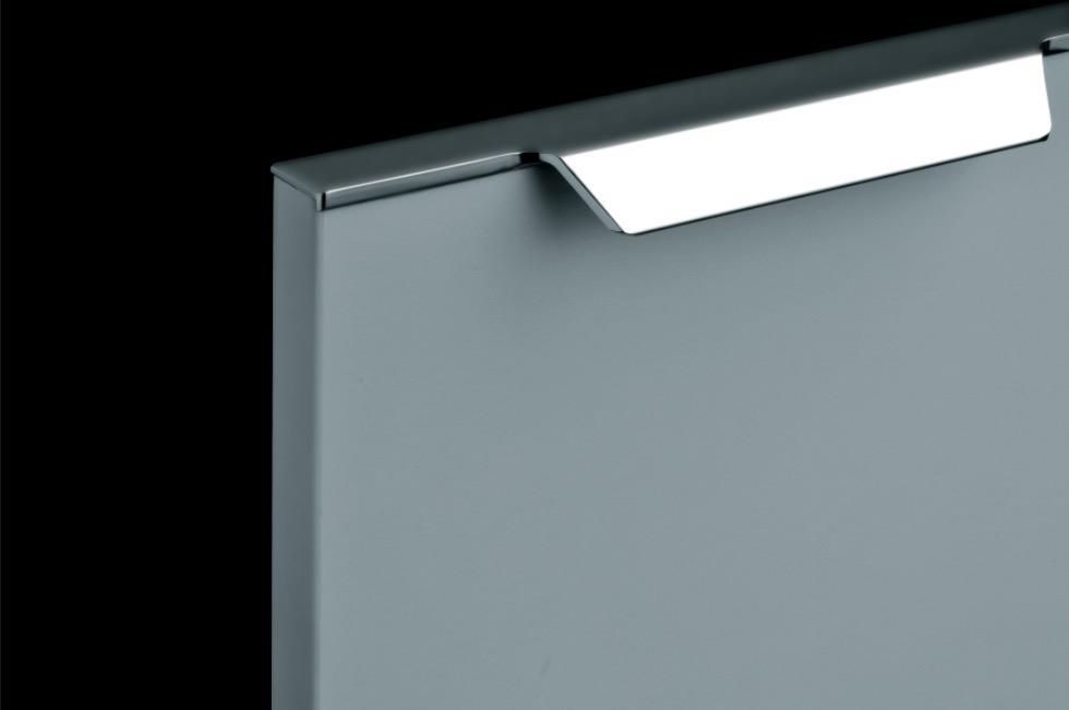 Eğik Taşmalı Kulp Parlak Krom 147 Mm