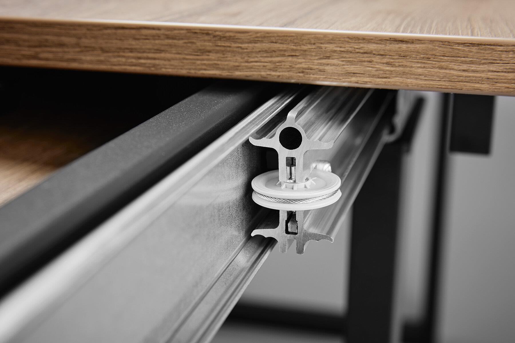 Pöttker Otomatik Büyüyen Masa Ray Mekanizması