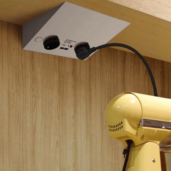 Tezgah Altı Prizli Üçgen Aydınlatma 