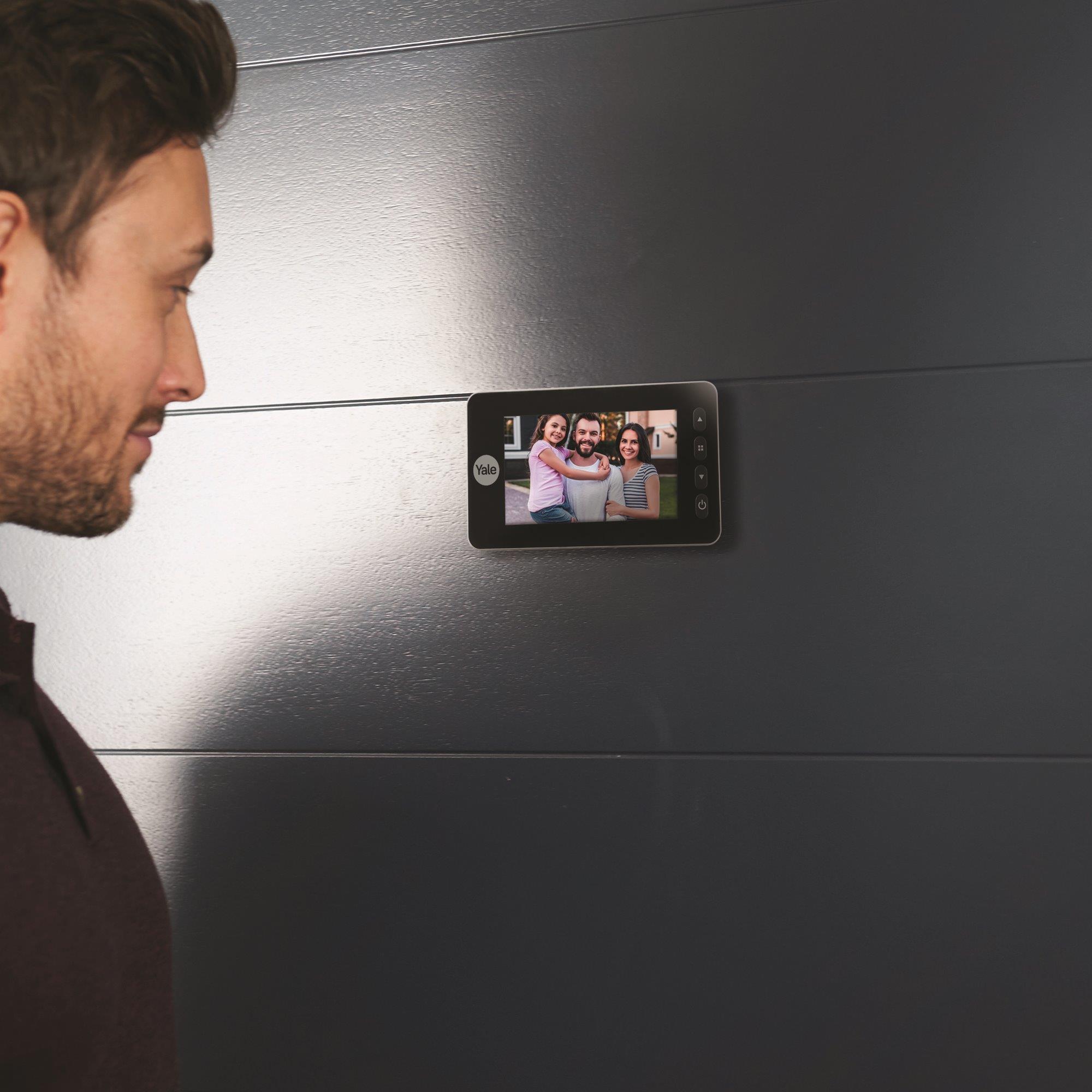 Yale Lcd Ekranlı Dijital Kapı Dürbünü - 5800 Serisi - Hareket Sensörlü