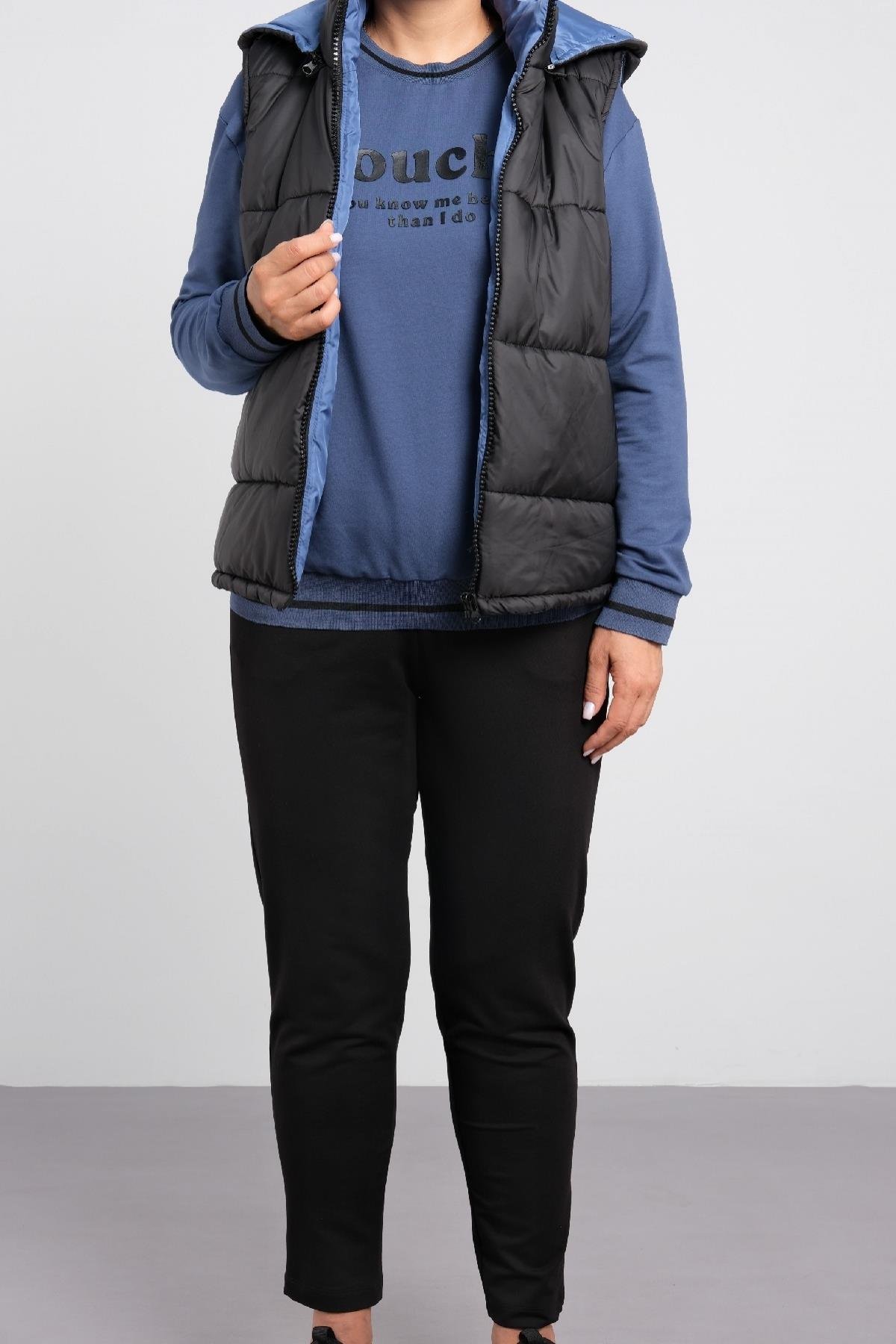 Çift renkli yelek , önü yazı baskılı tişörtlu kadın üçlü takımı