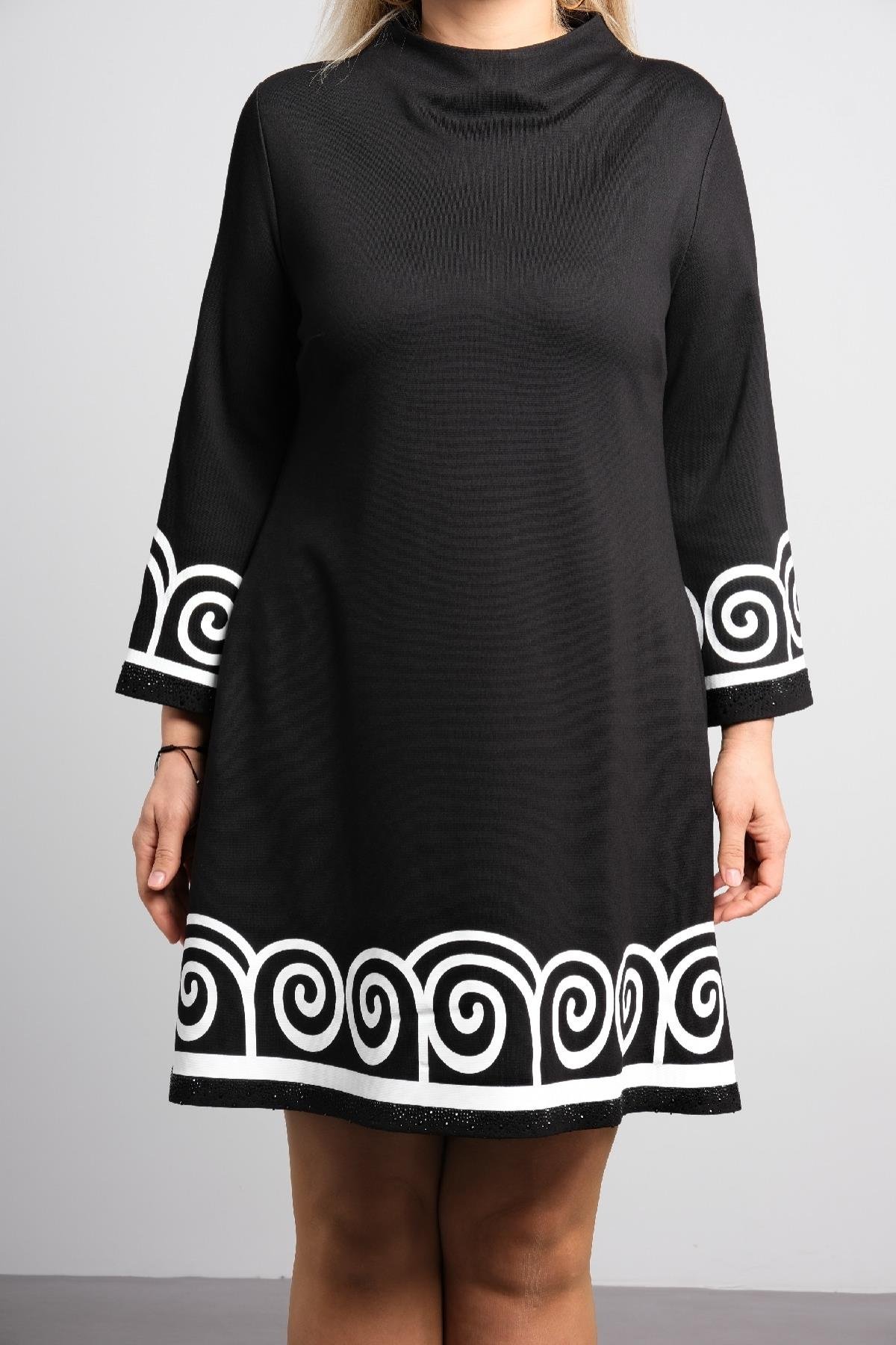 desenli ve uzun kollu büyük beden kadın elbise