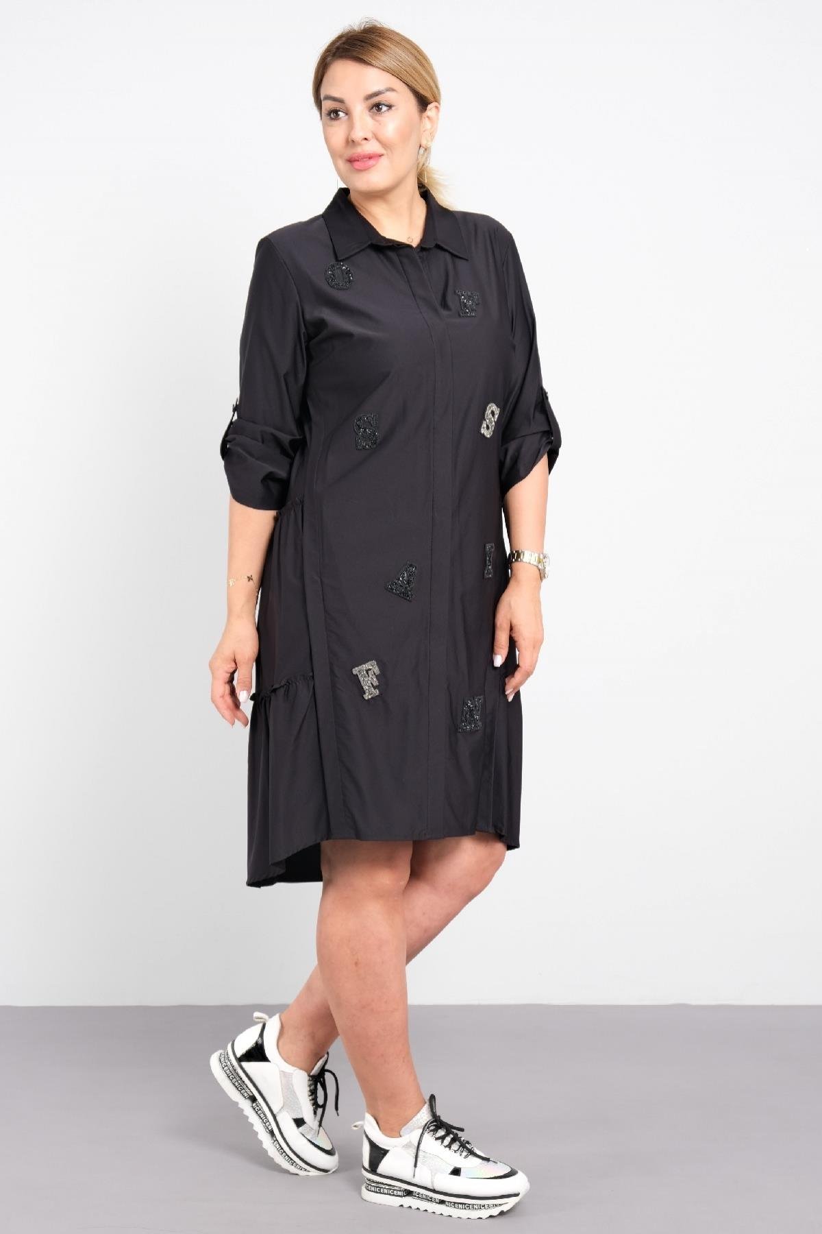 Harf baskılı ve önü düğmeli günlük bayan elbisesi