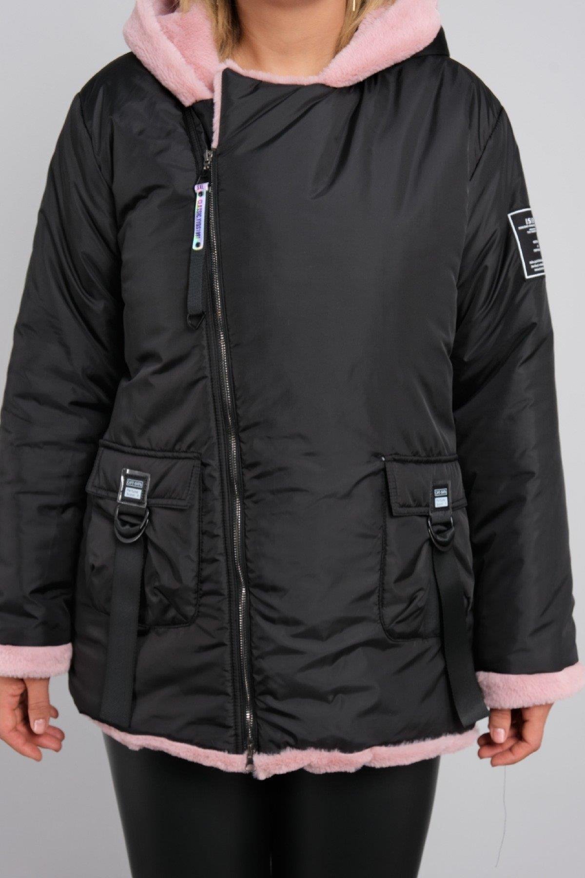 İçi kürklü, önü fermuarlı, cepli ve kapşonlu kısa kadın mont