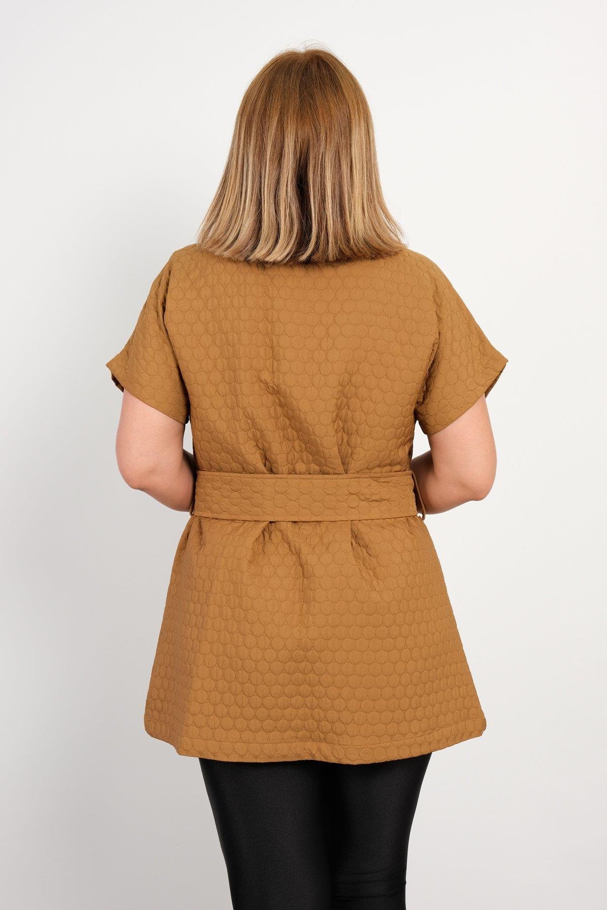 Kemerli büyük beden kadın montu 