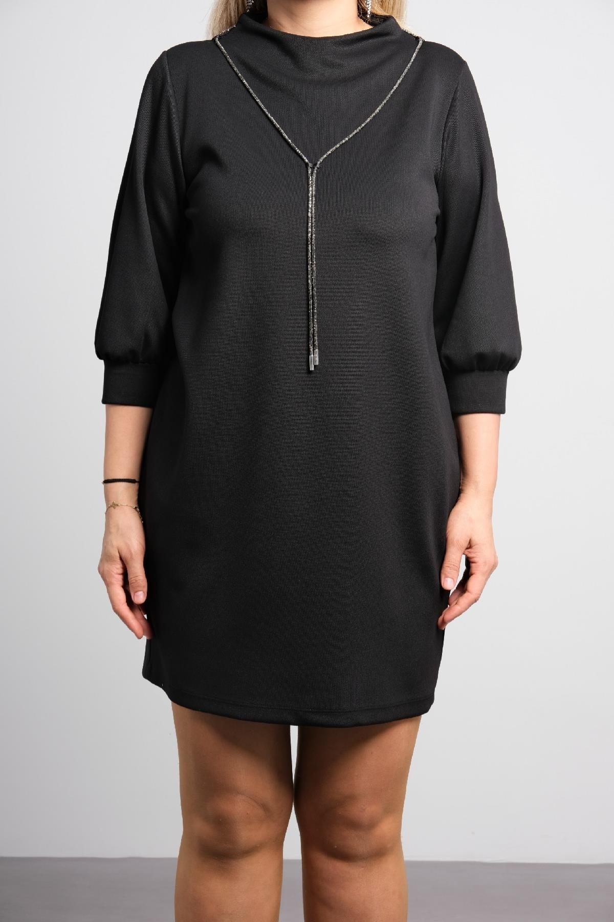 Kolye detaylı büyük beden kadın elbise