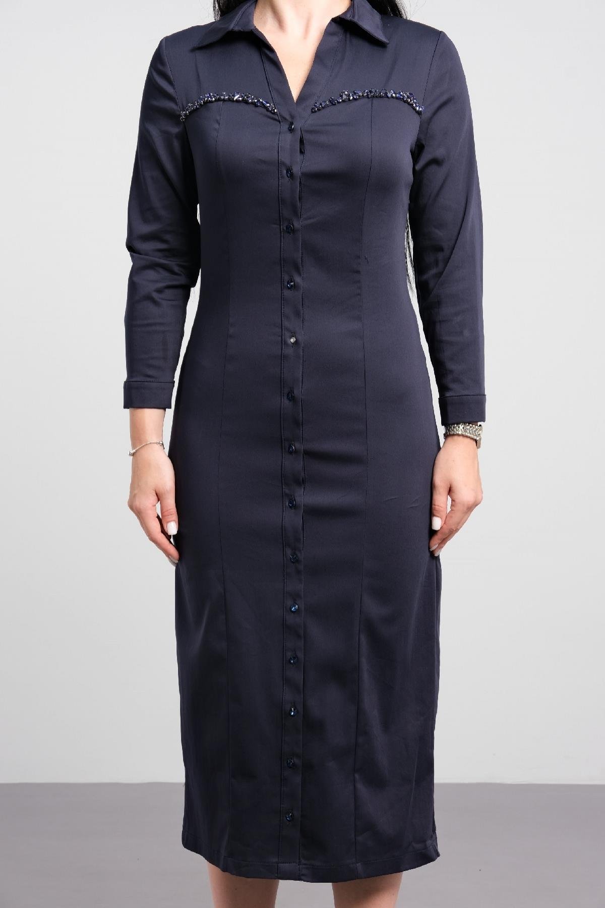 Önü düğmeli cepli uzun kollu uzun elbise