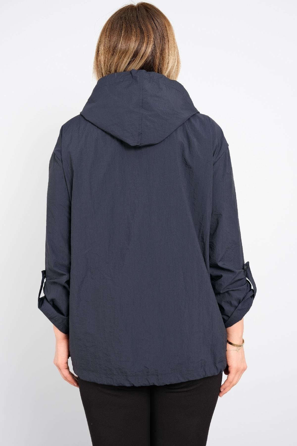 Önü fermuarlı, çift cepli, kapşonlu, büyük beden kadın montu