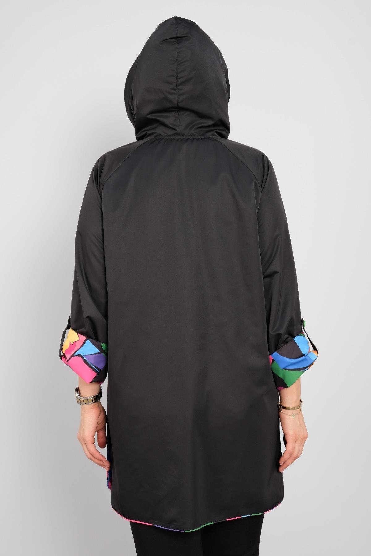 Önü fermuarlı, çift cepli, kapşonlu spor tarz, kadın trençkot