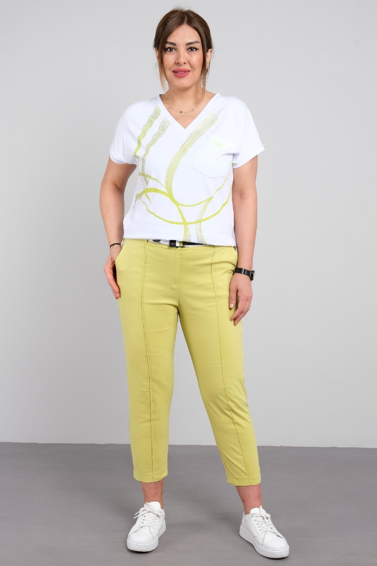 Önü taş işlemeli, çok şık günlük kadın takım elbise