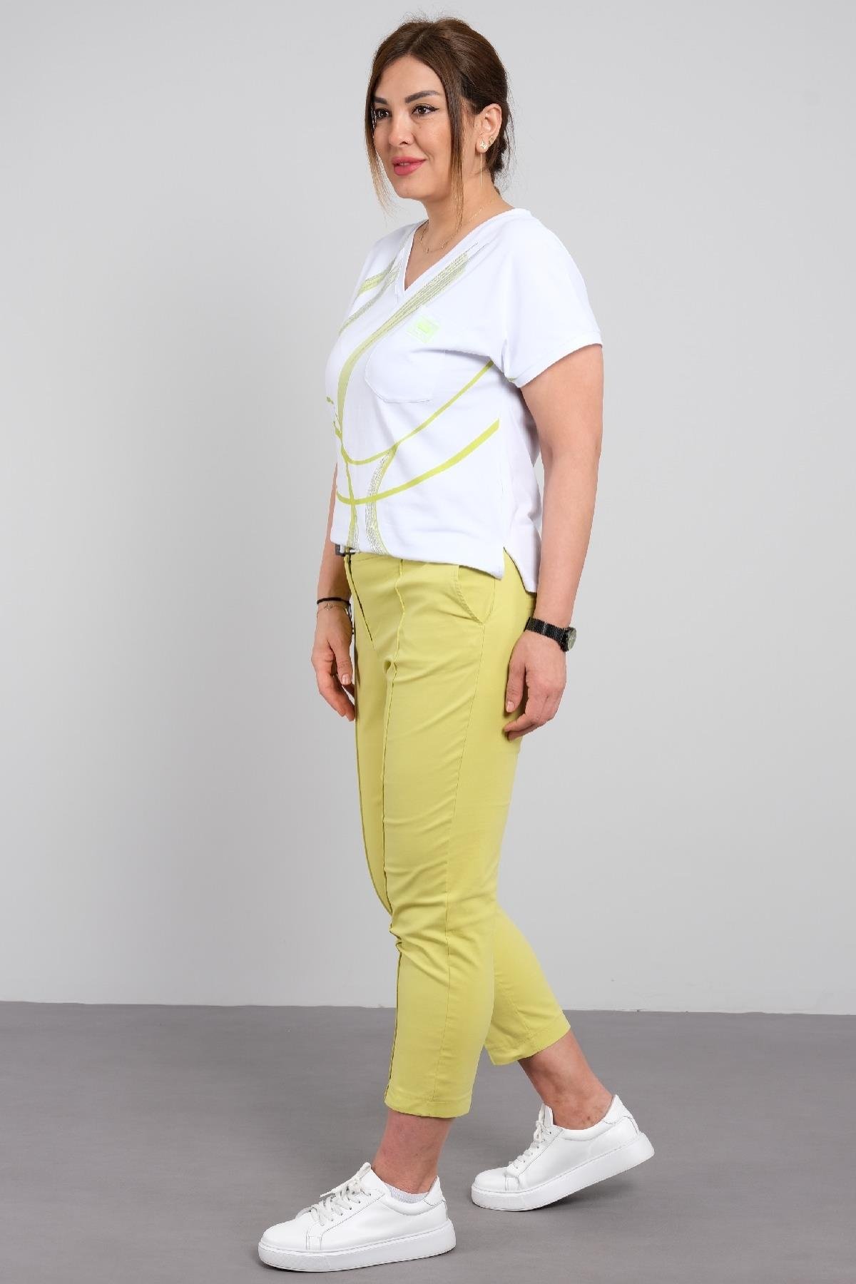 Önü taş işlemeli, çok şık günlük kadın takım elbise