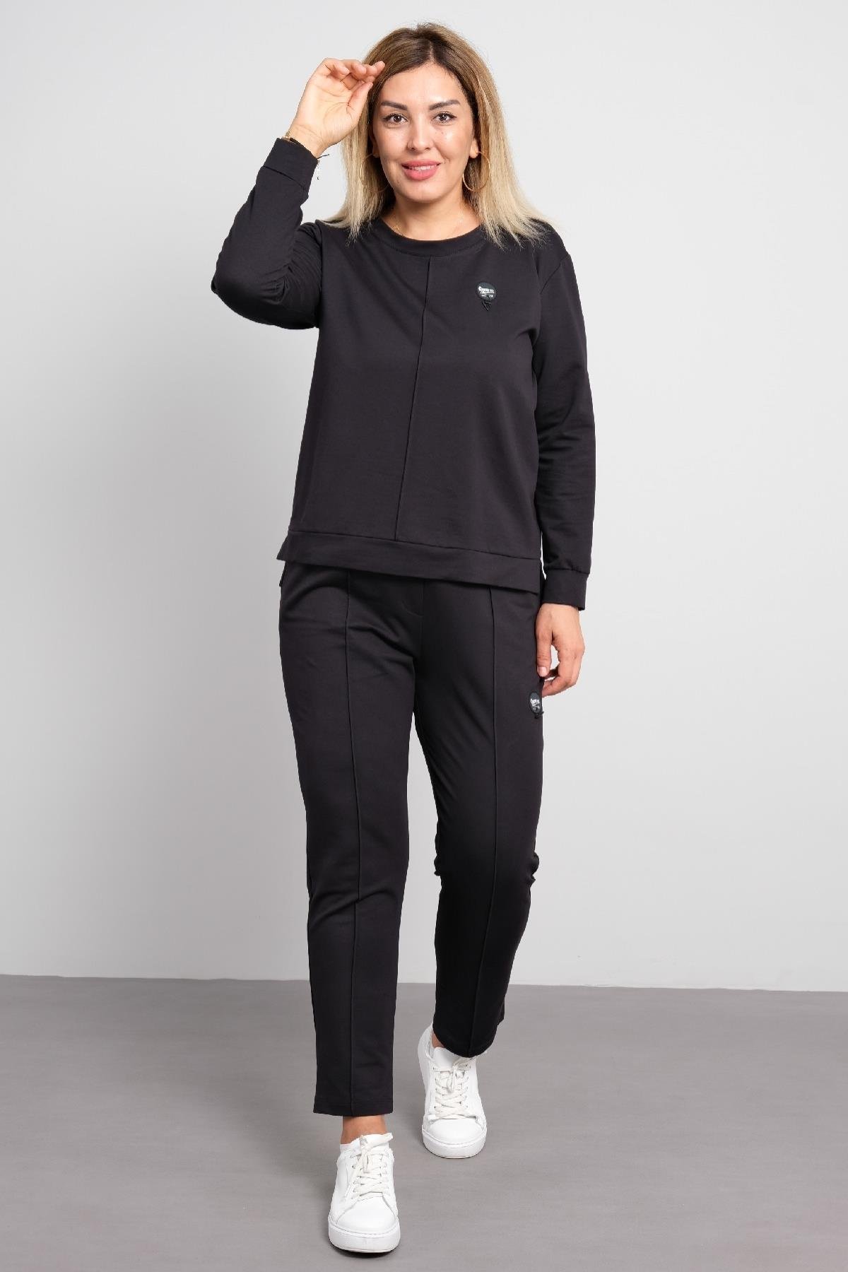 Yuvarkal yaka ve önü baskılı, büyük beden kadın eşofman takımı