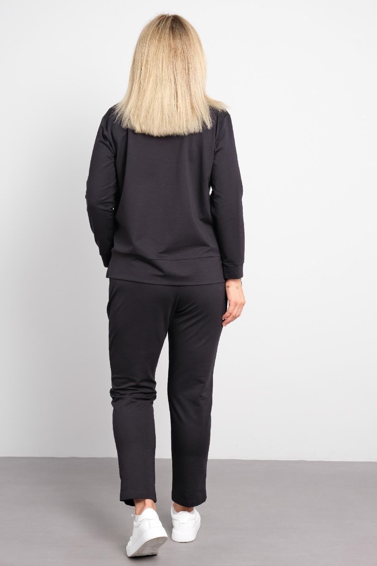 Yuvarkal yaka ve önü baskılı, büyük beden kadın eşofman takımı