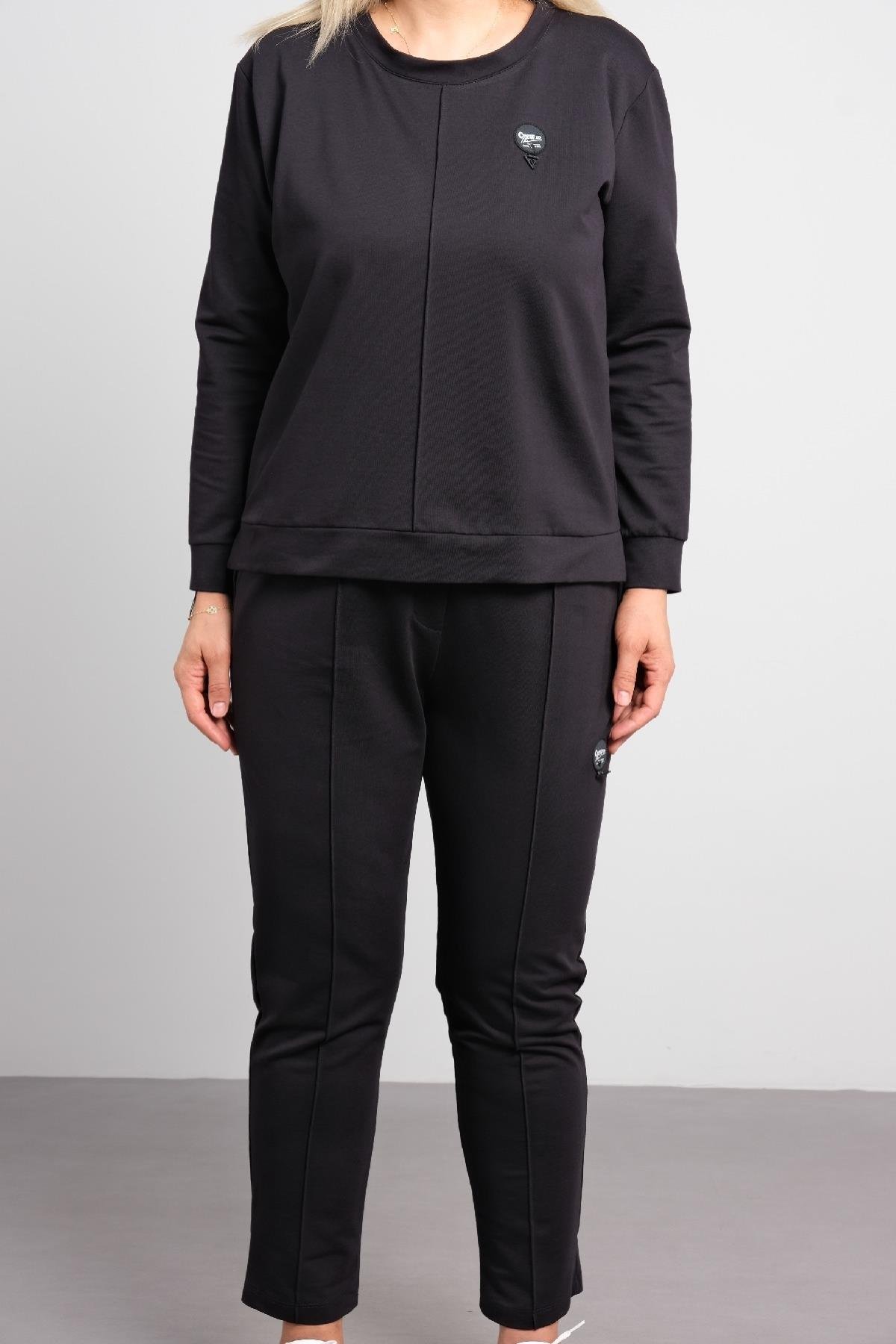 Yuvarkal yaka ve önü baskılı, büyük beden kadın eşofman takımı