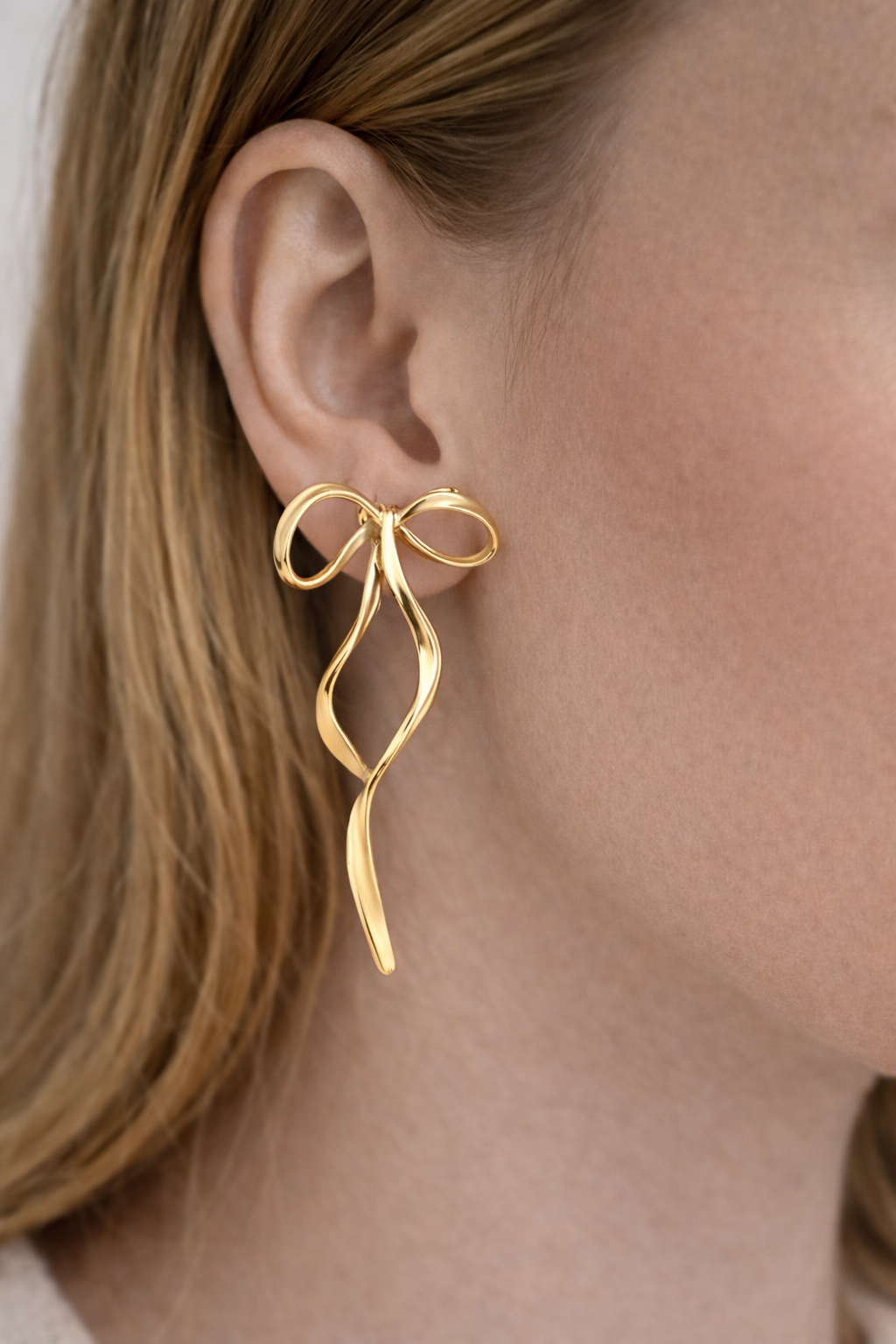 Gold Fiyonk Küpe