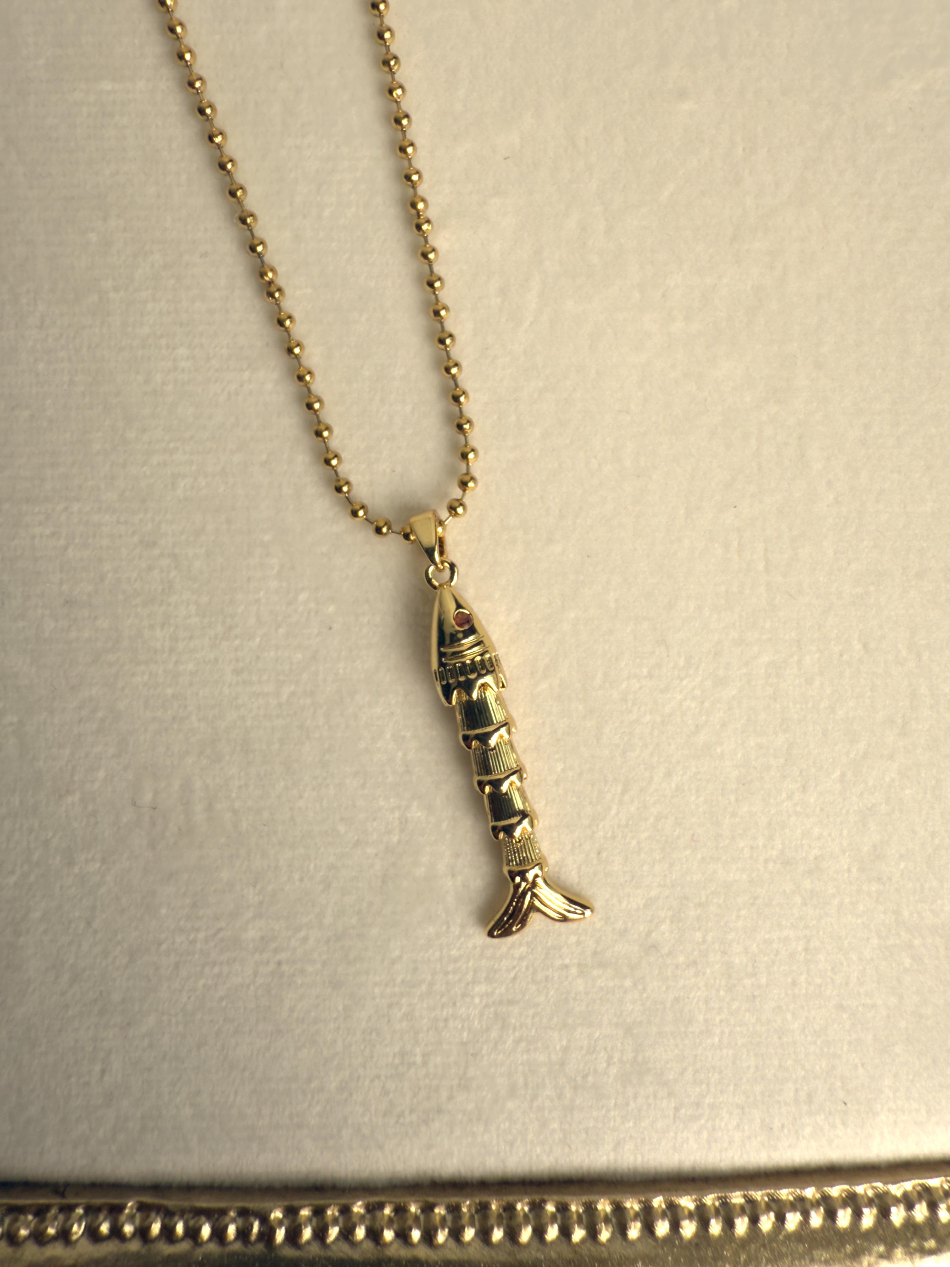 Balık Figürlü Topçuk Kolye