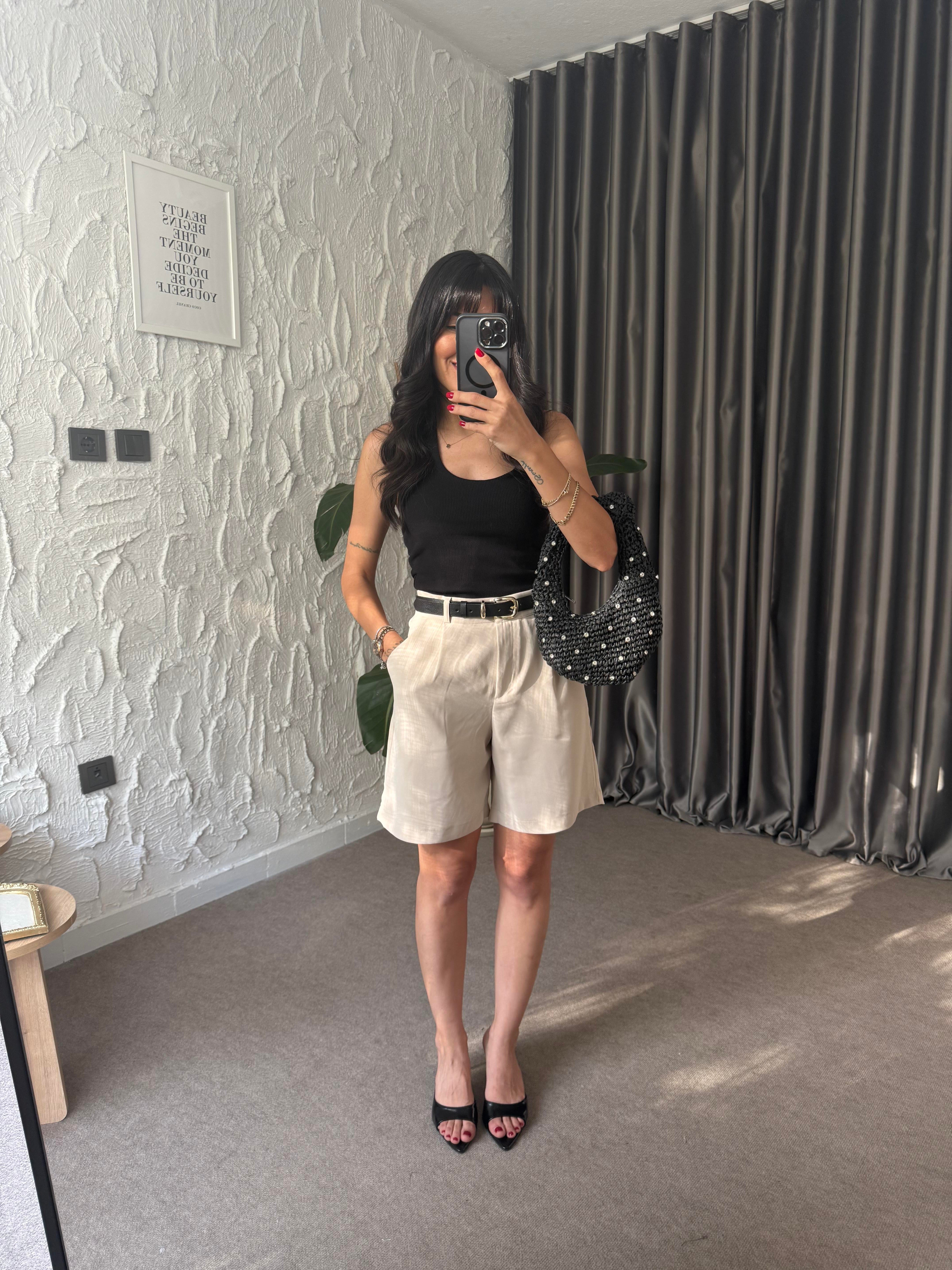 Bej Pile Detaylı Tensel Şort