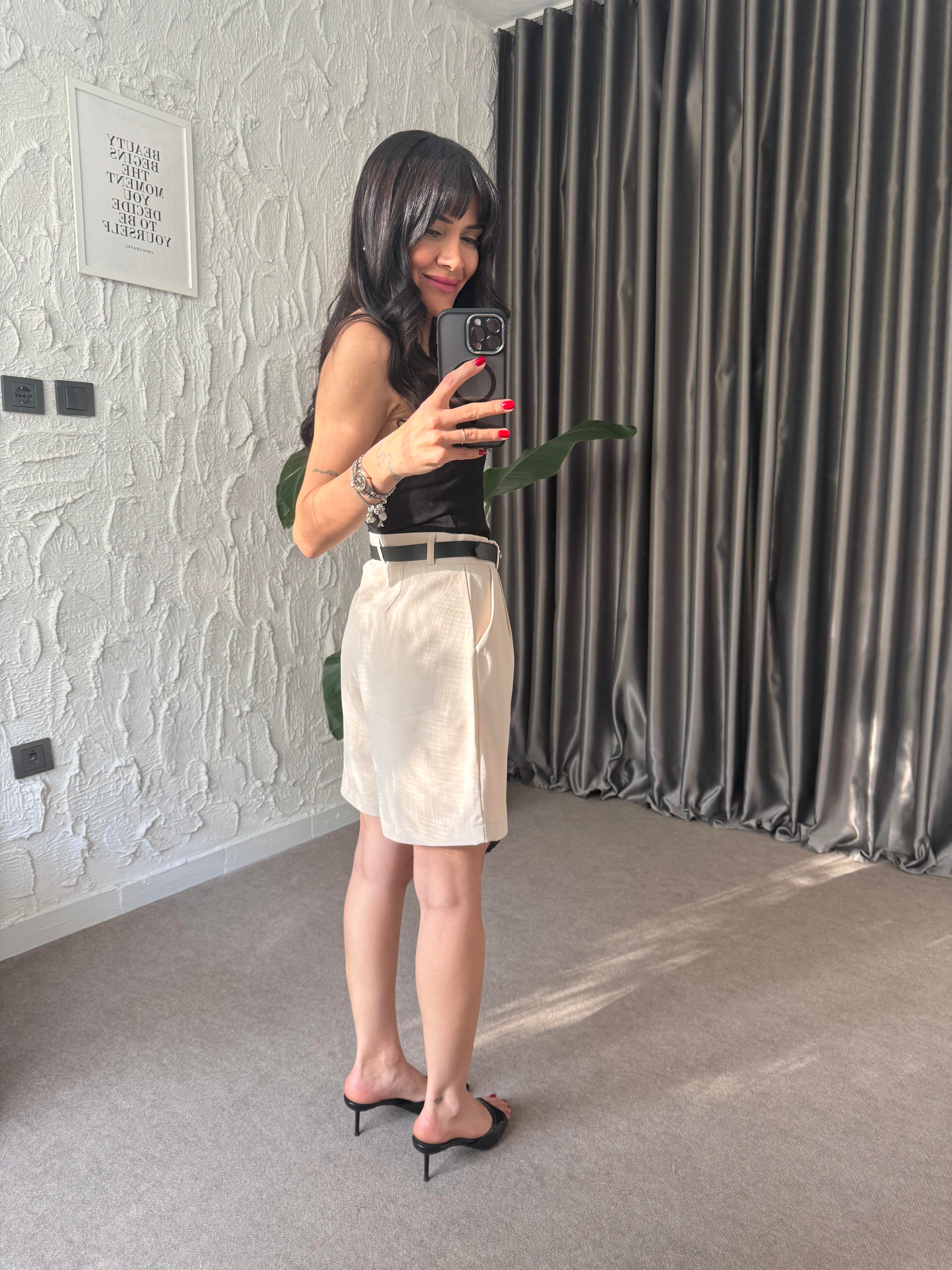 Bej Pile Detaylı Tensel Şort