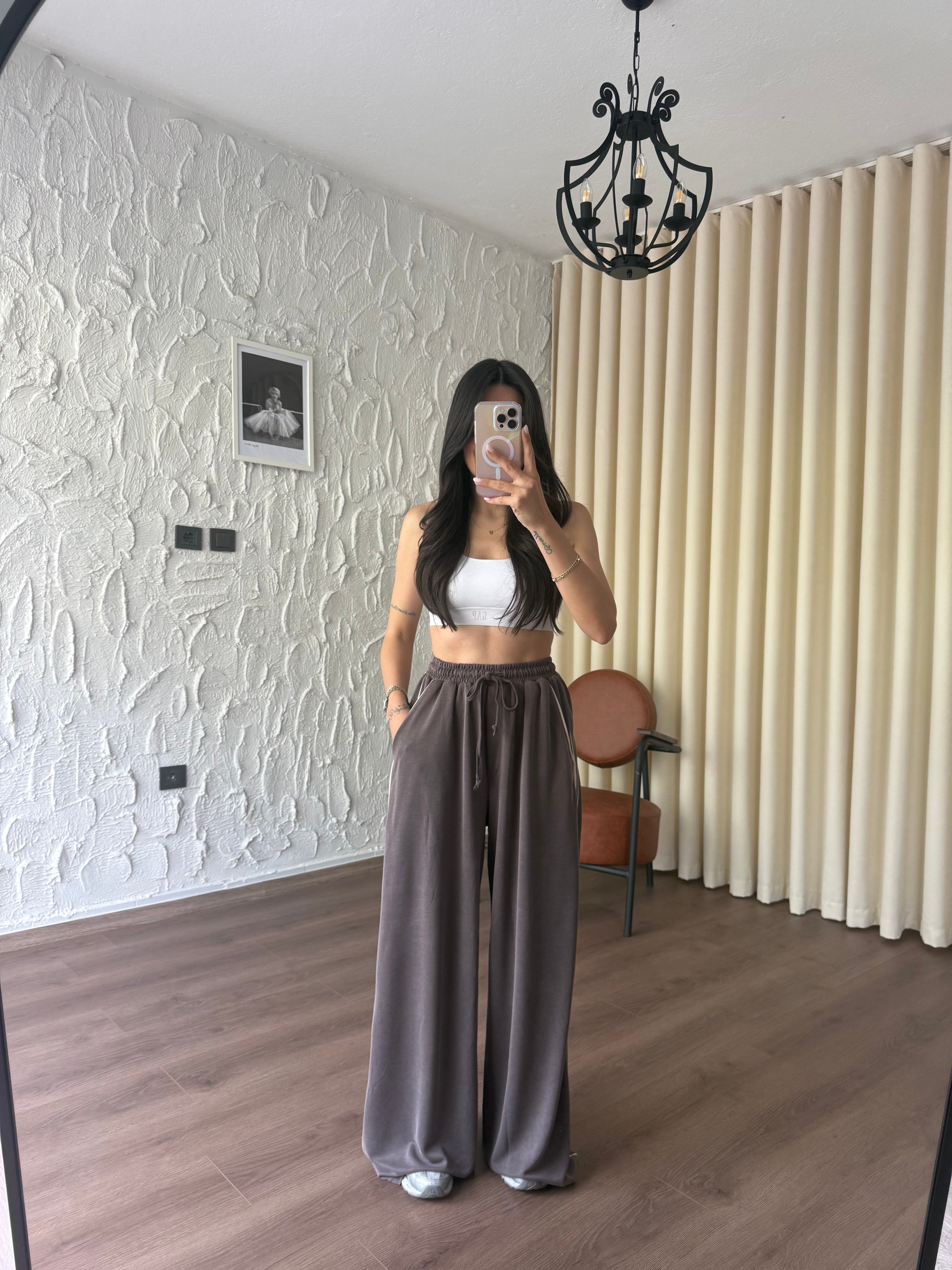 Beyaz Biyeli Kahverengi Eşofman Altı