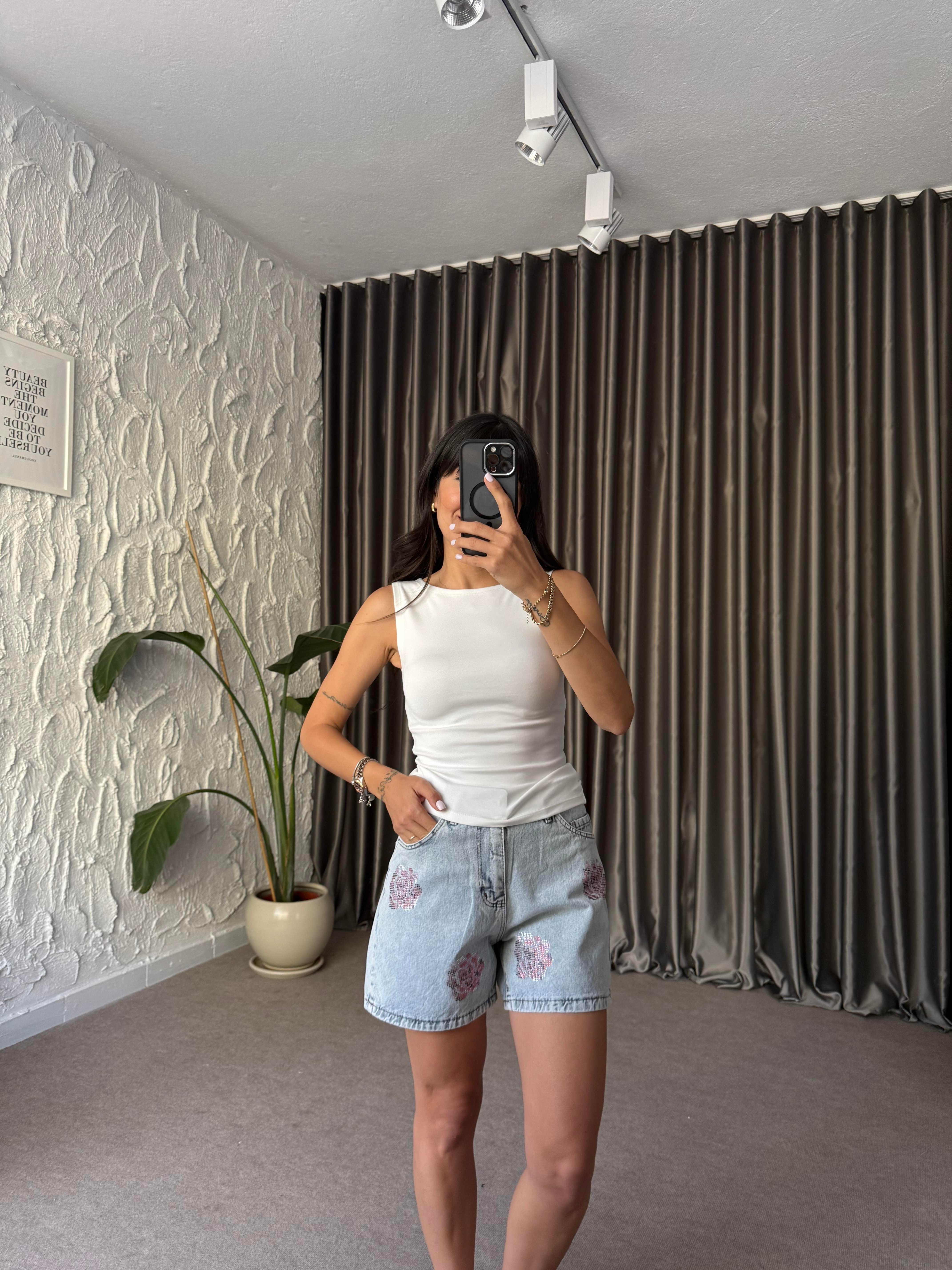 Beyaz Kolsuz Basic Bluz