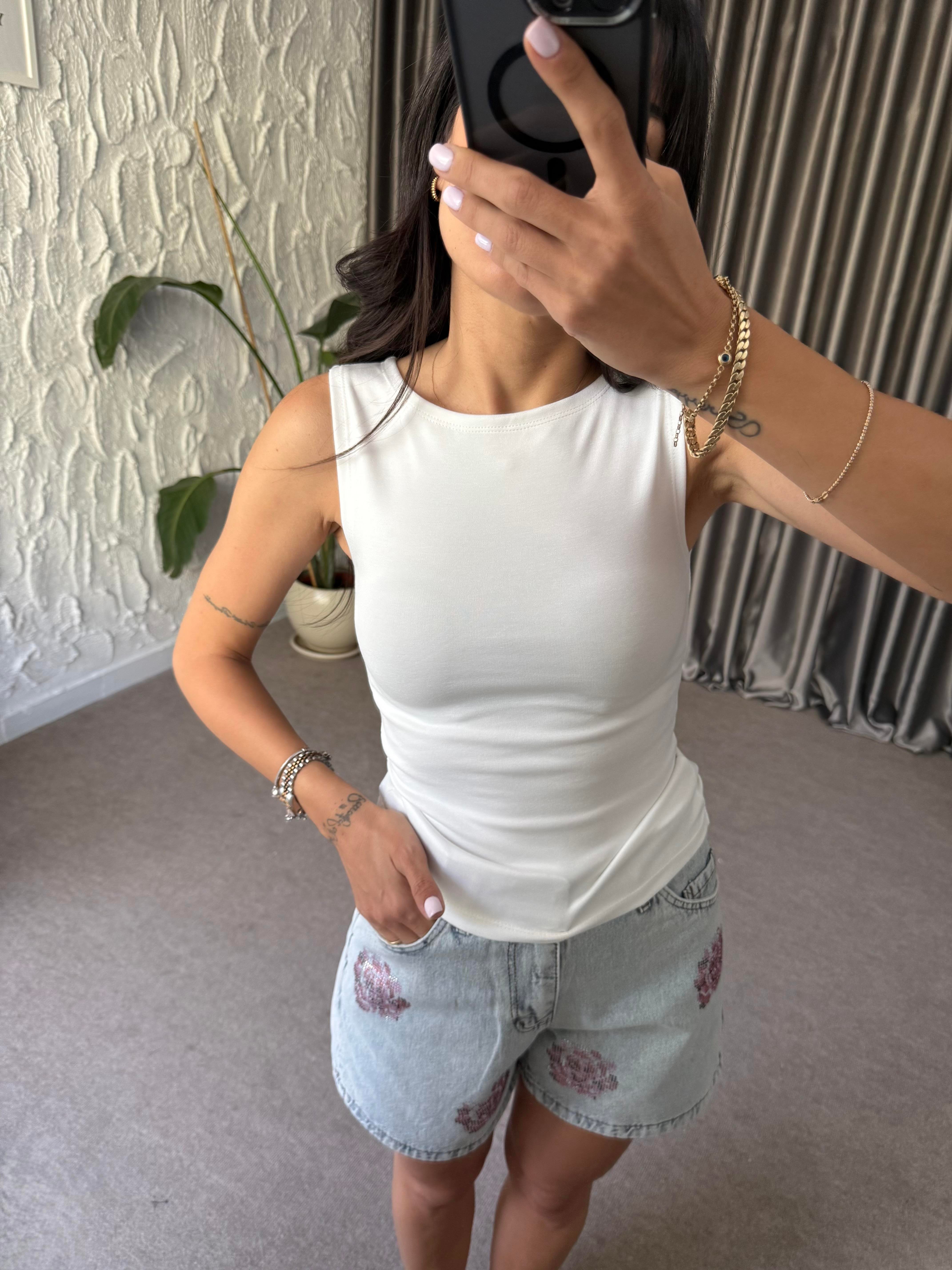 Beyaz Kolsuz Basic Bluz