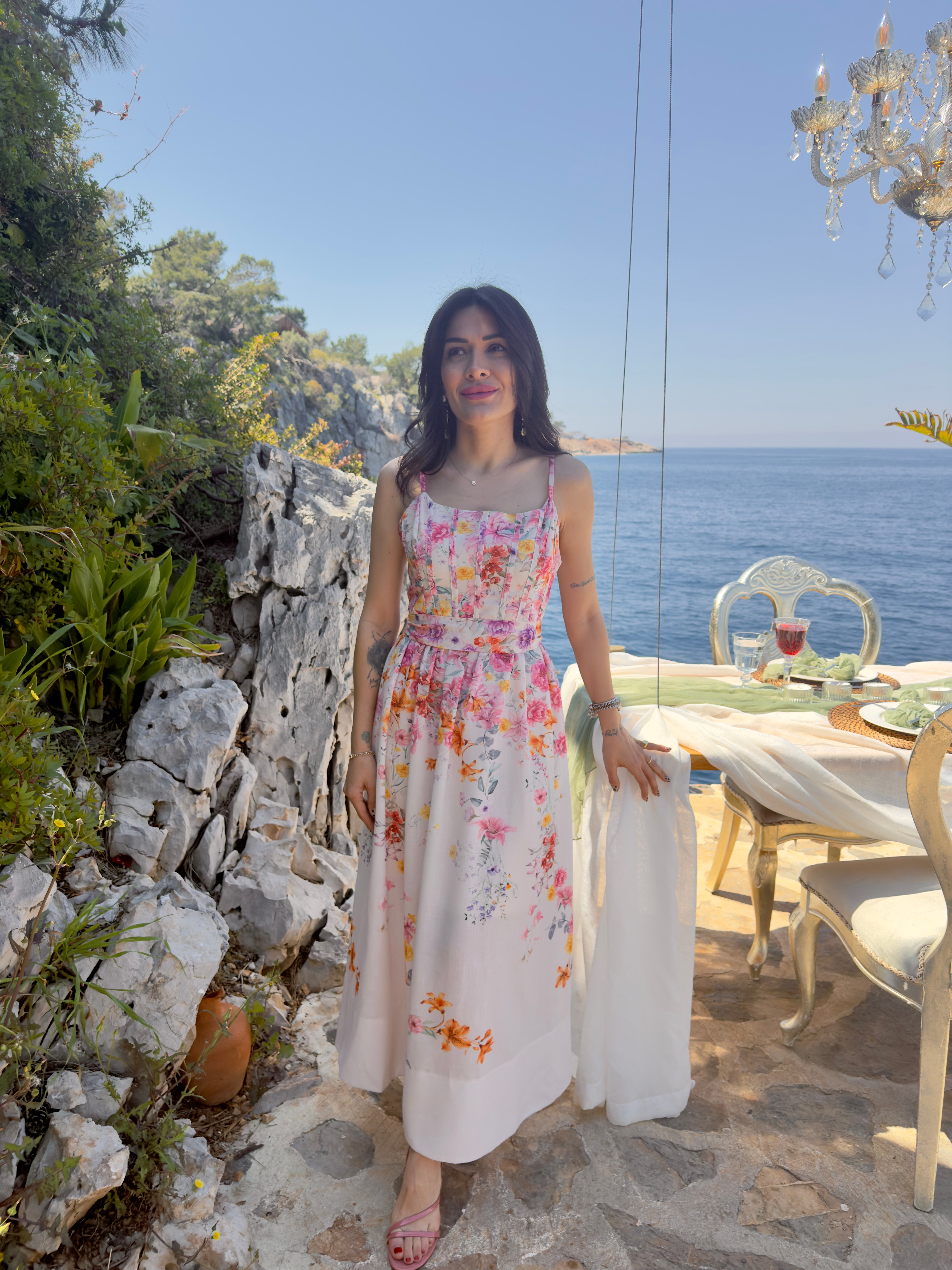 Biyeli Floral Desenli Pembe Keten Elbise