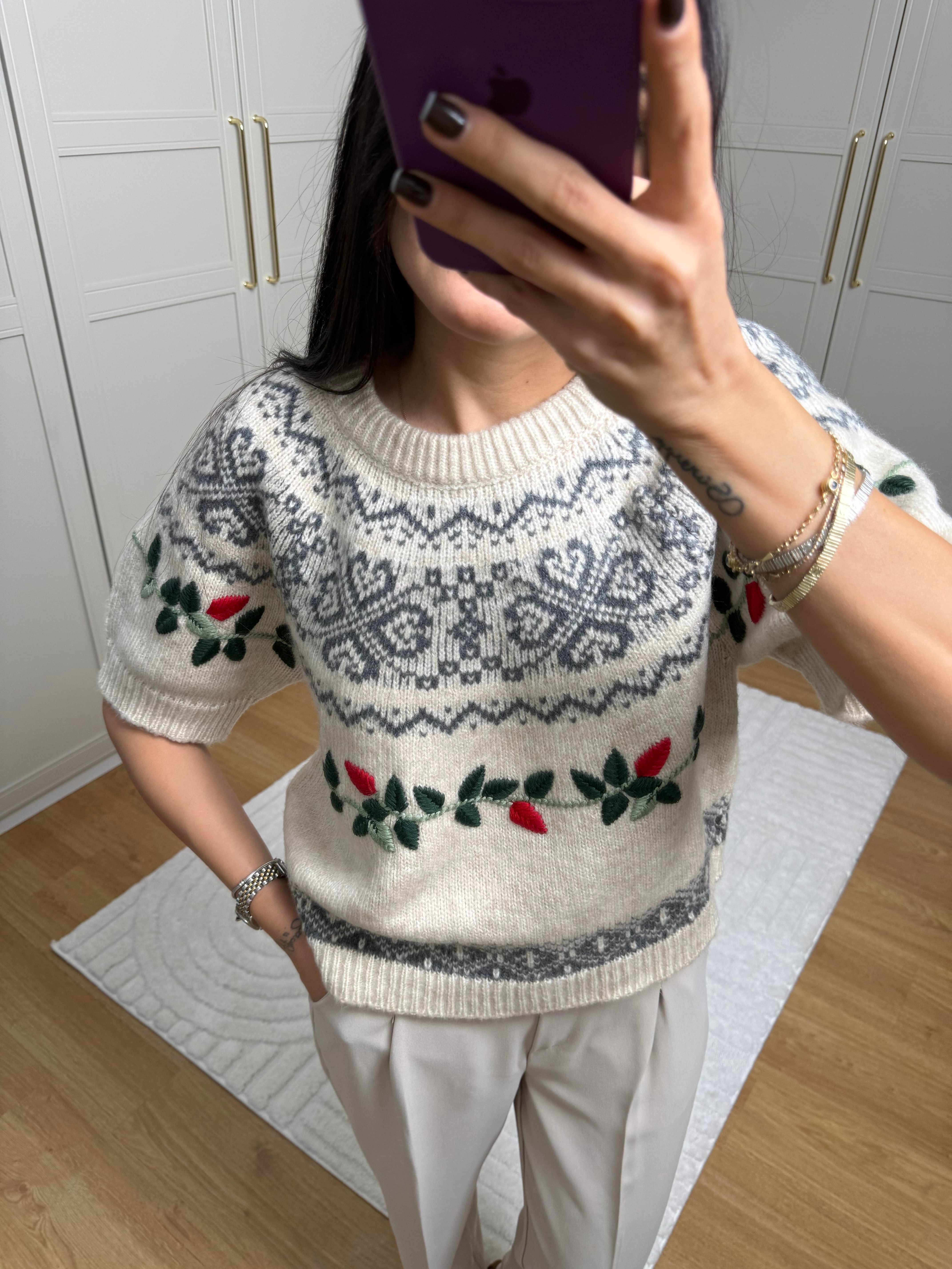 Boreal Nakış İşlemeli Ekru Triko