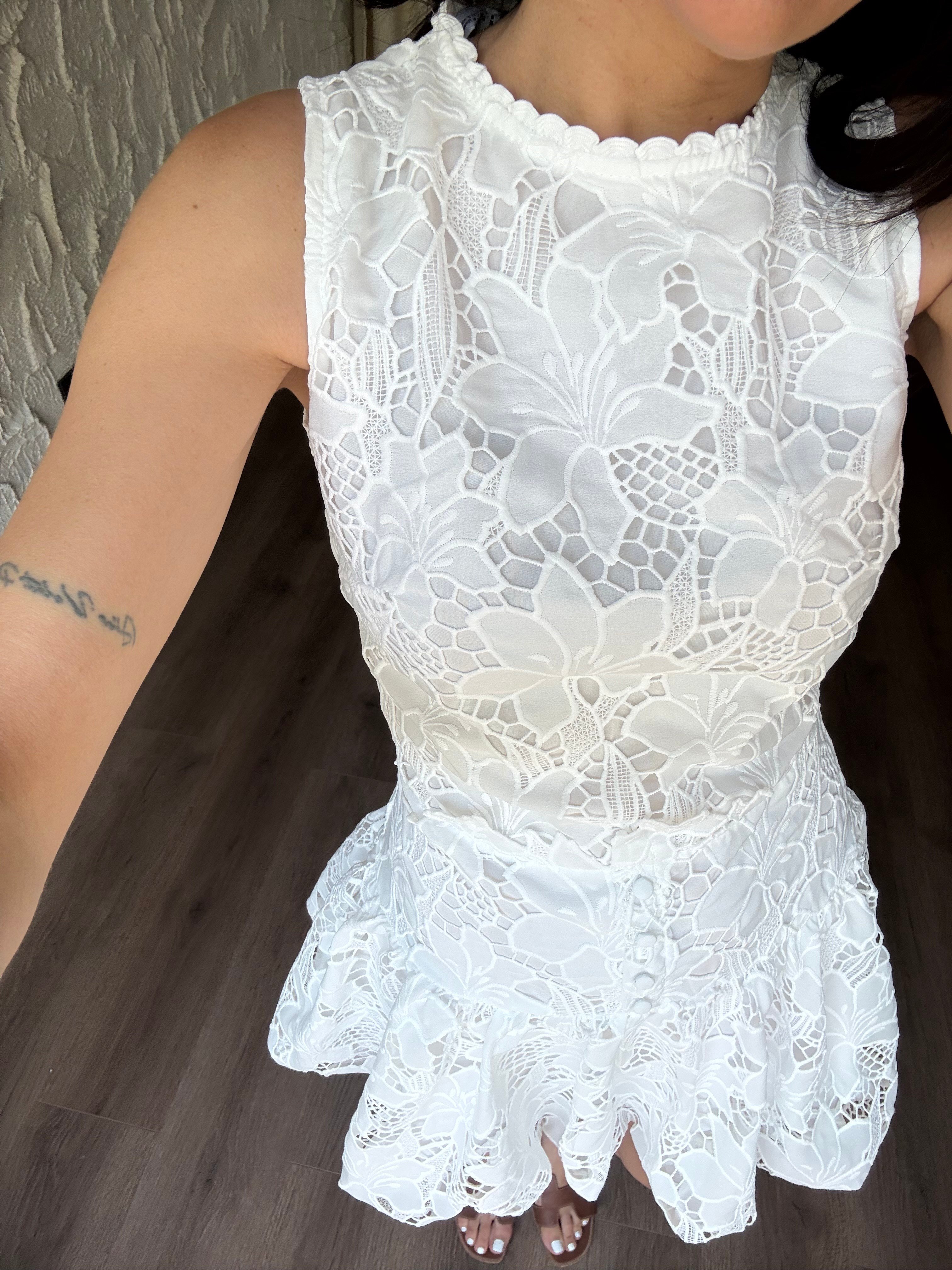 Brode Nakış Detaylı Elbise